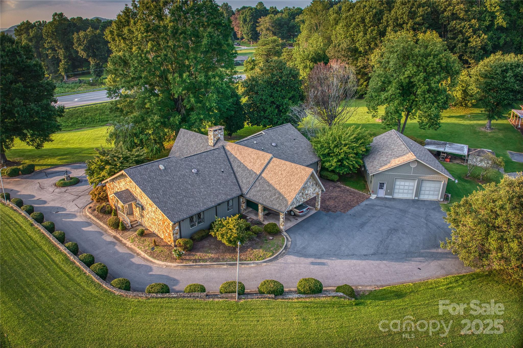 2505 Morganton Boulevard SW — Lenoir