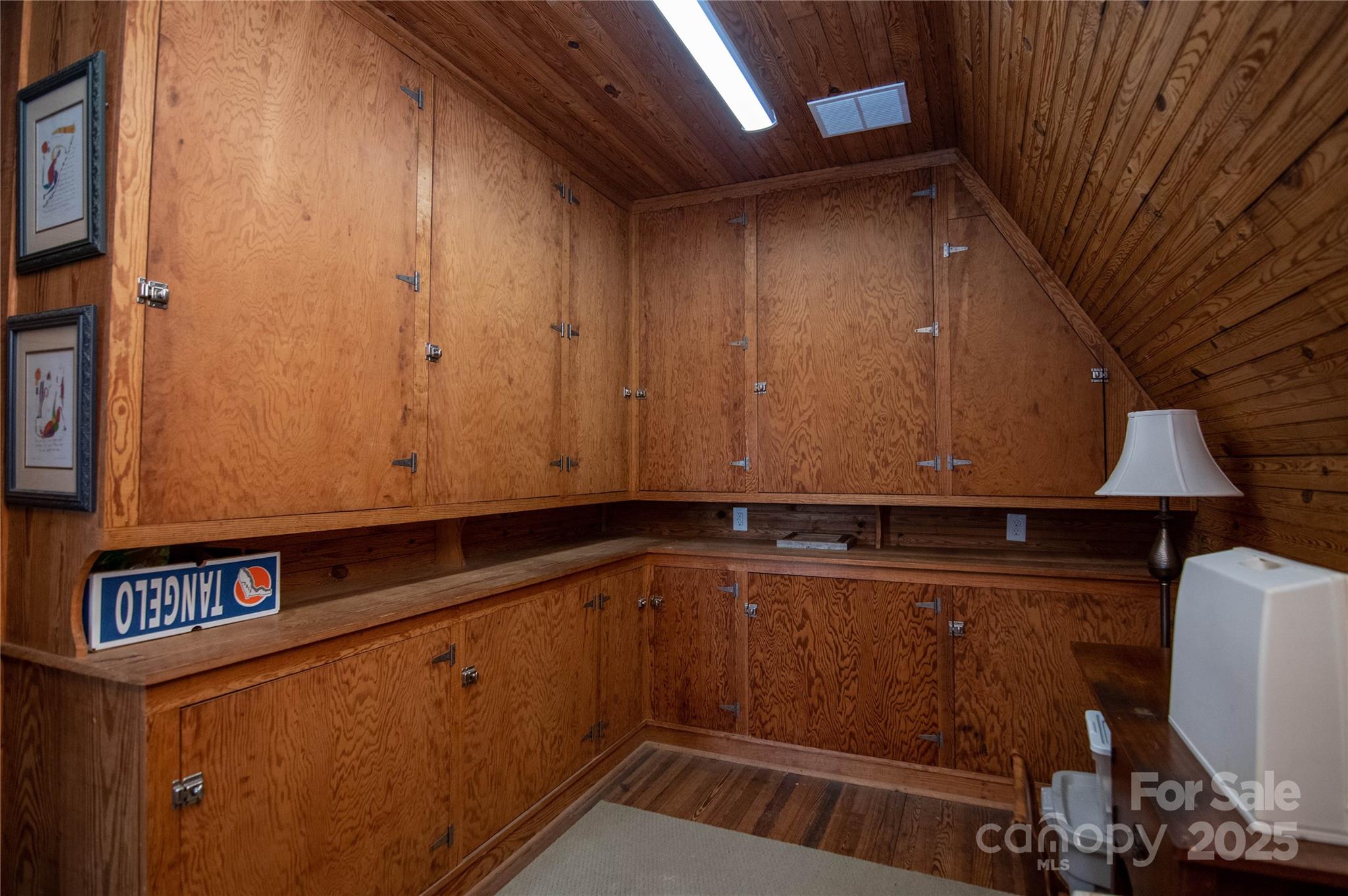 1220 N Piedmont Avenue — Kings Mountain