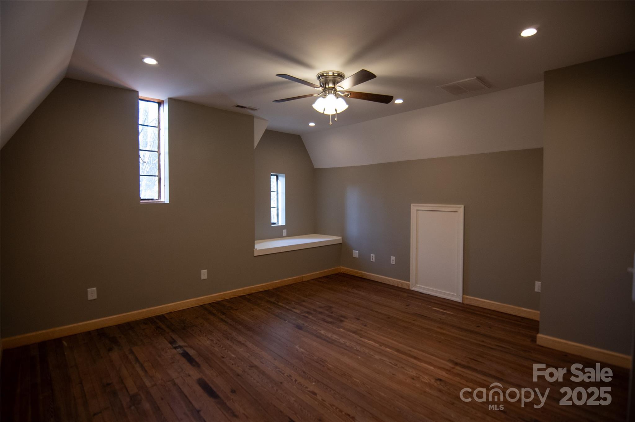 1220 N Piedmont Avenue — Kings Mountain
