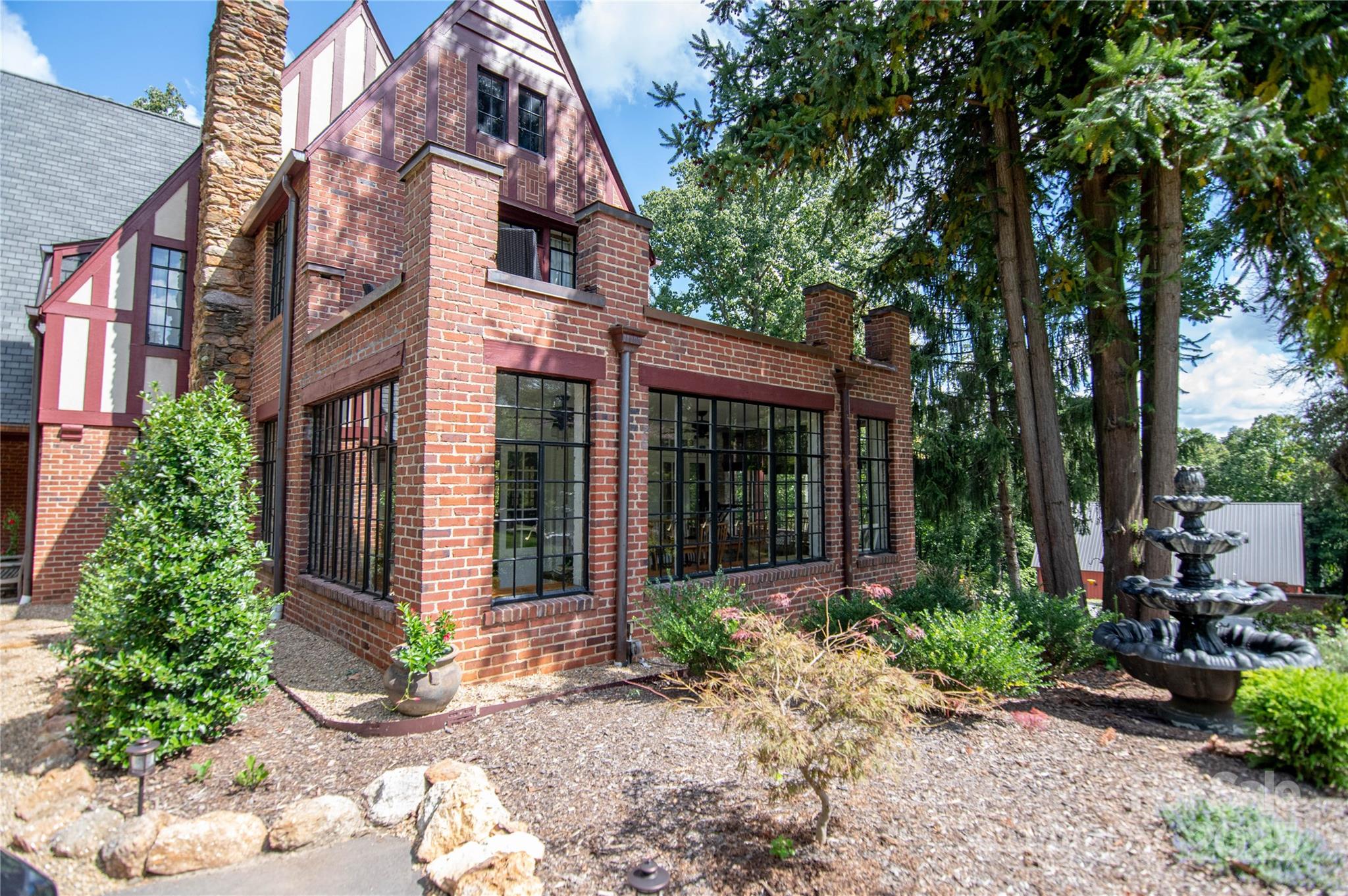 1220 N Piedmont Avenue — Kings Mountain