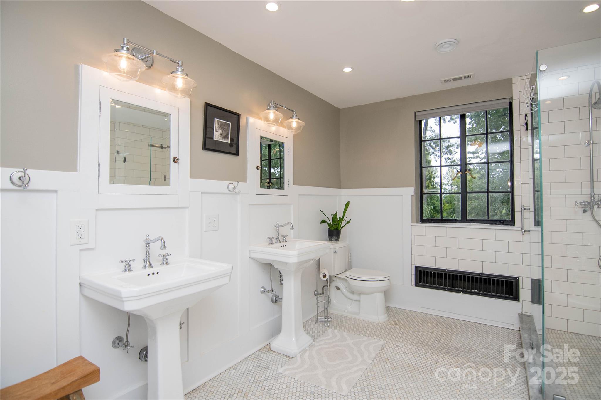1220 N Piedmont Avenue — Kings Mountain