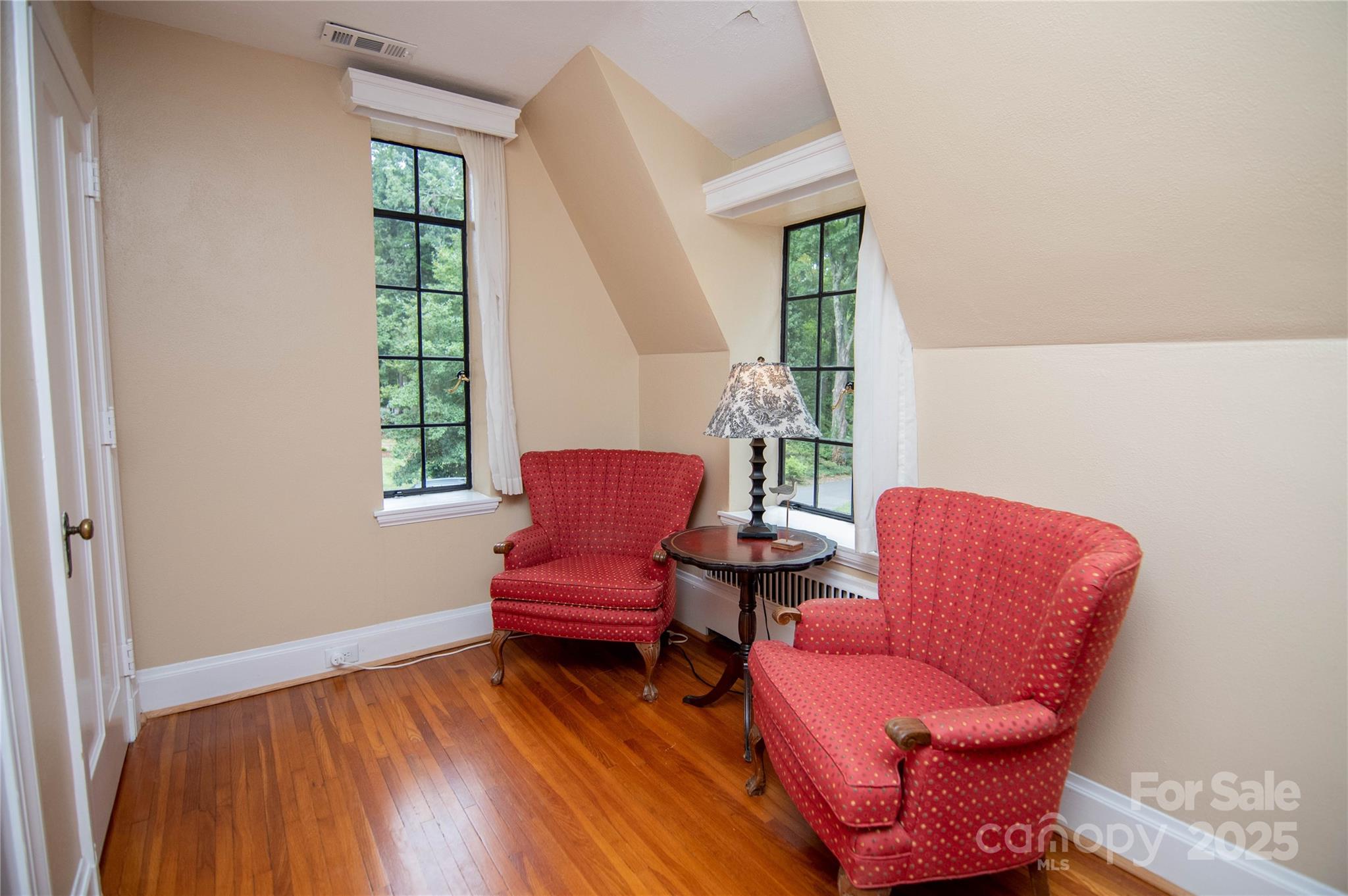 1220 N Piedmont Avenue — Kings Mountain