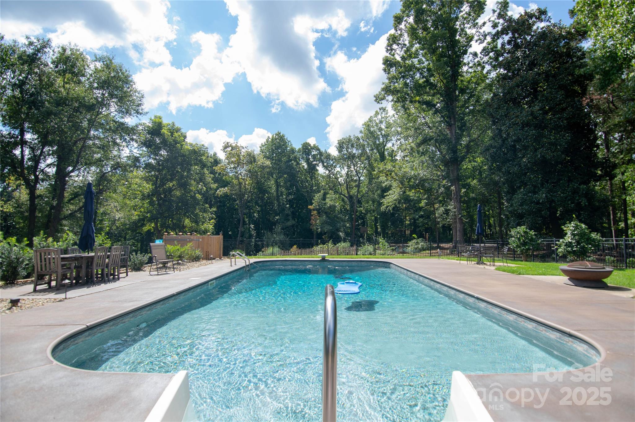 1220 N Piedmont Avenue — Kings Mountain