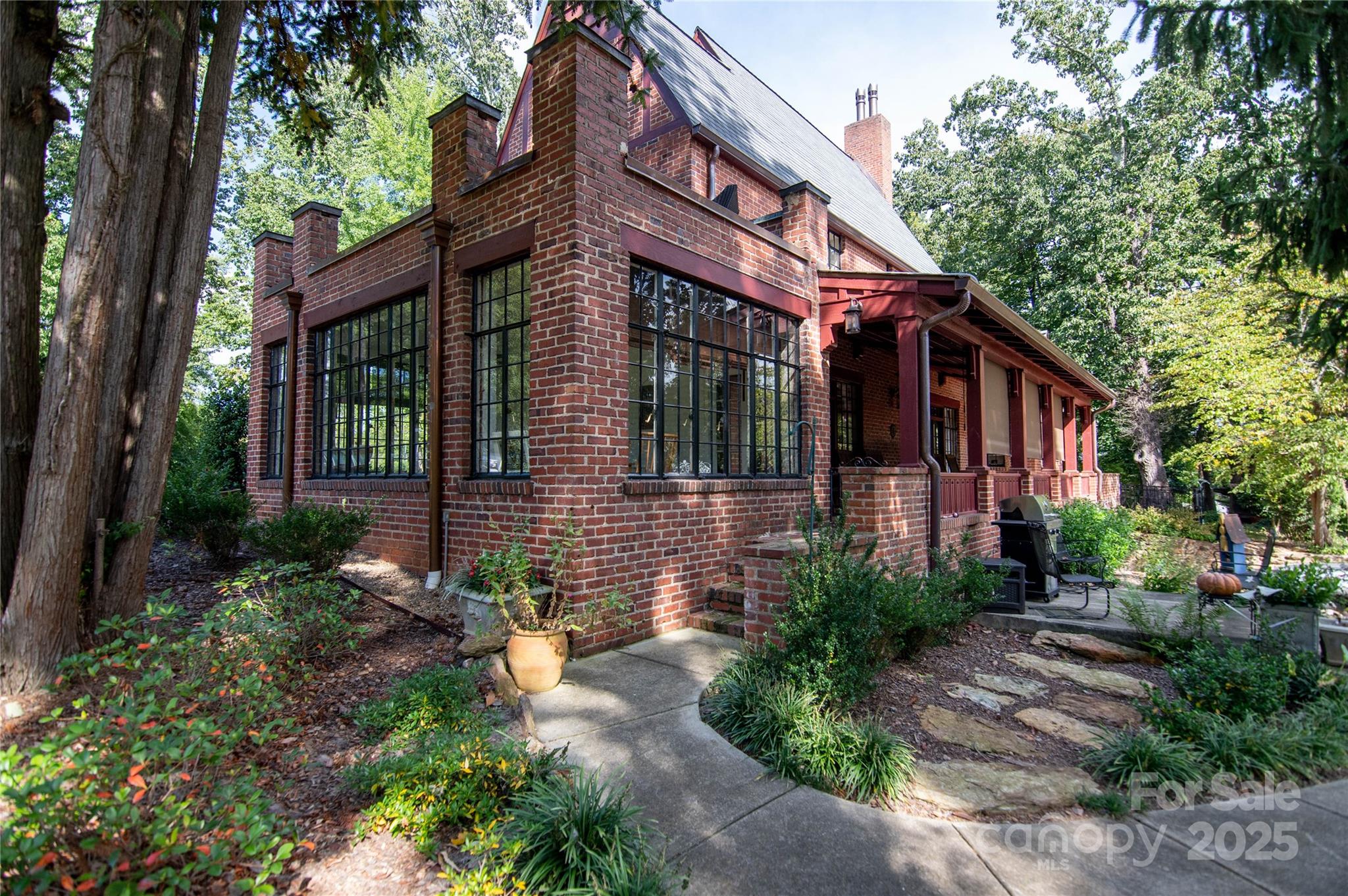 1220 N Piedmont Avenue — Kings Mountain