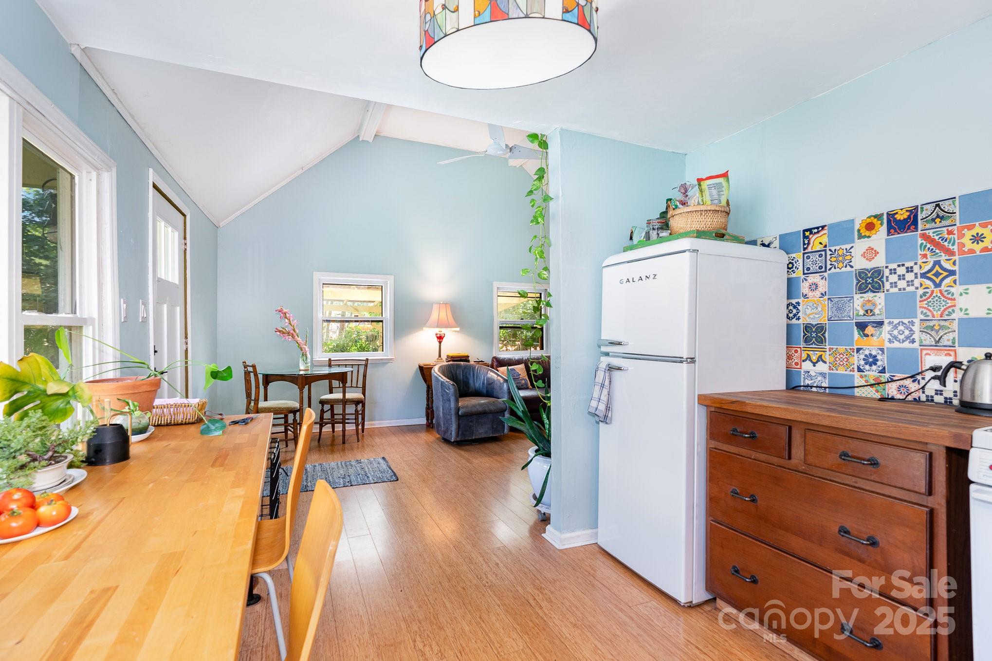 4124 Oakwood Road — Charlotte