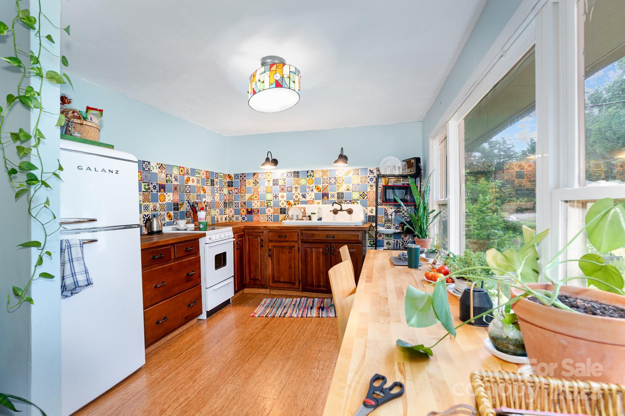 4124 Oakwood Road — Charlotte