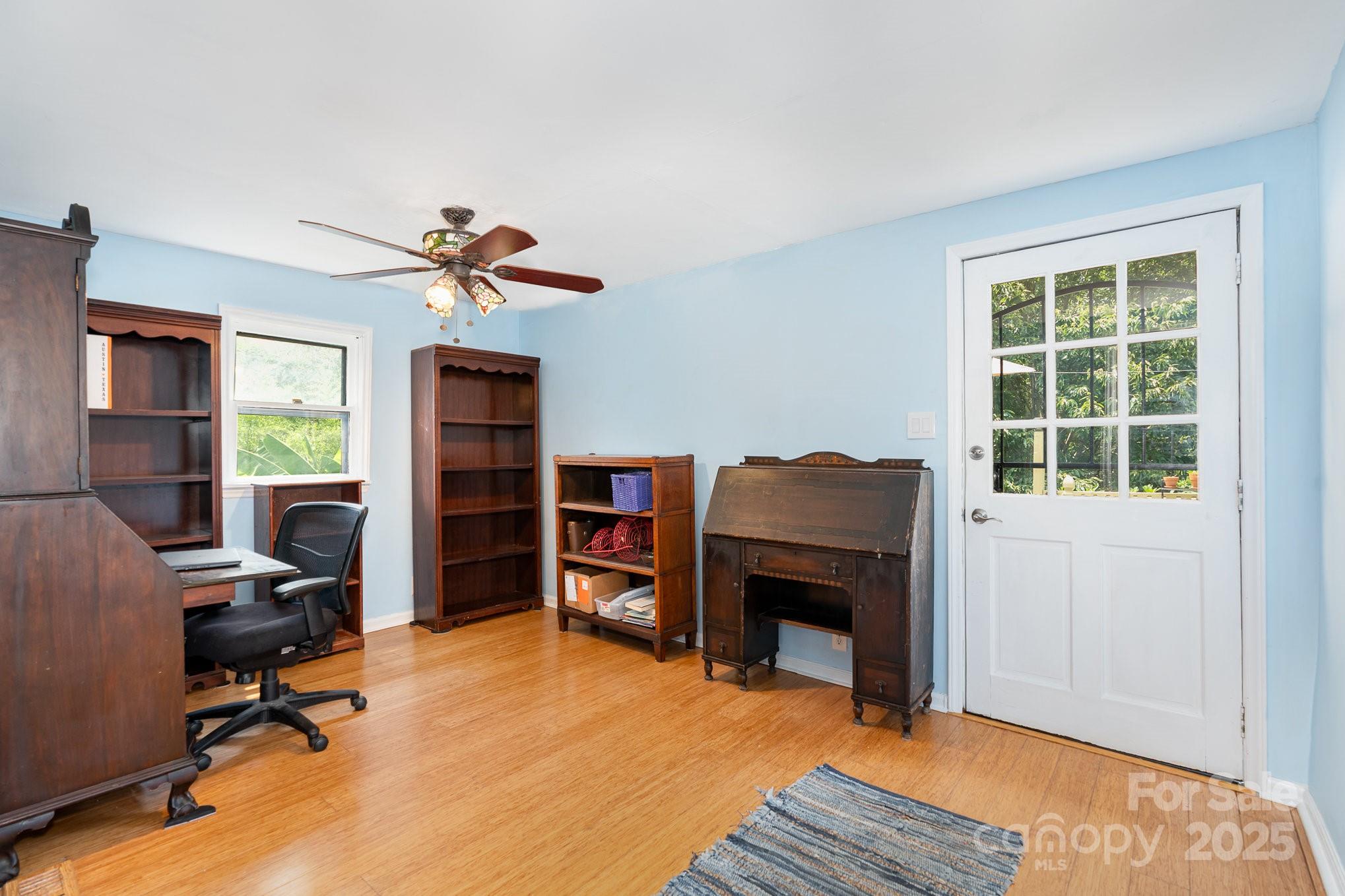 4124 Oakwood Road — Charlotte