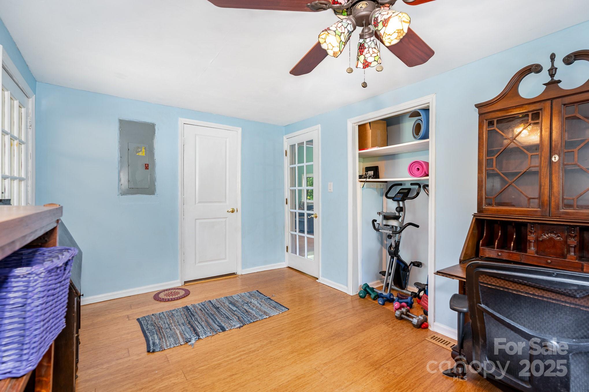 4124 Oakwood Road — Charlotte