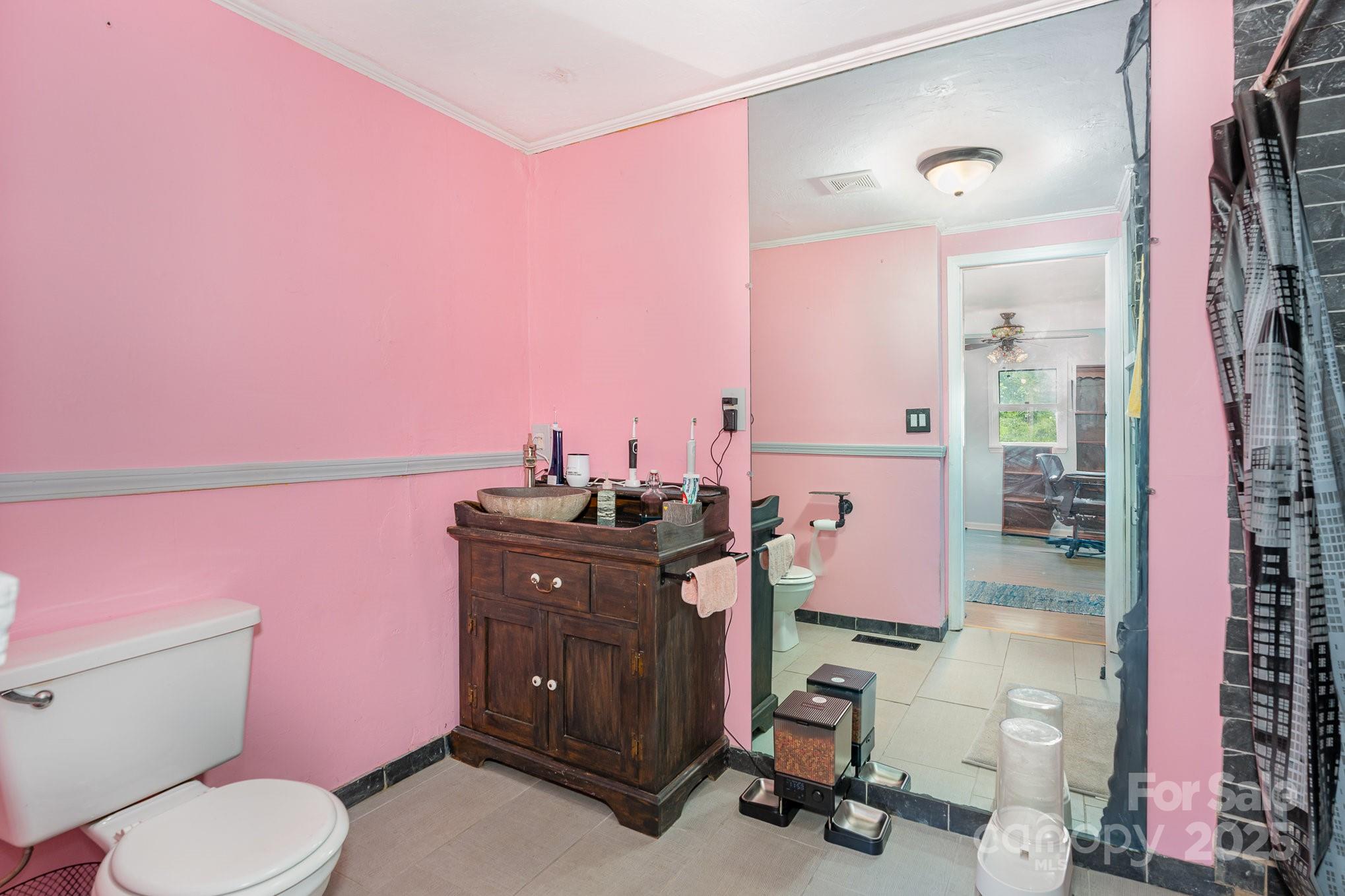 4124 Oakwood Road — Charlotte