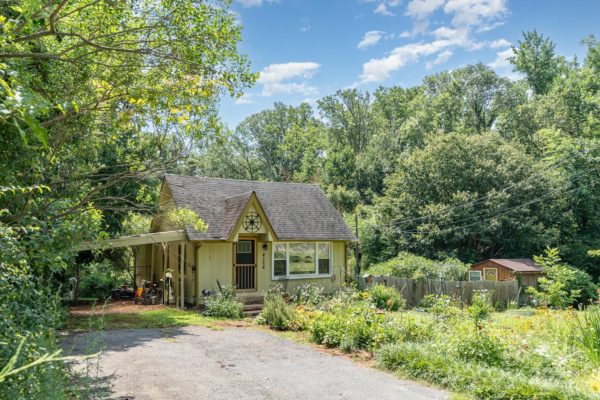 4124 Oakwood Road — Charlotte