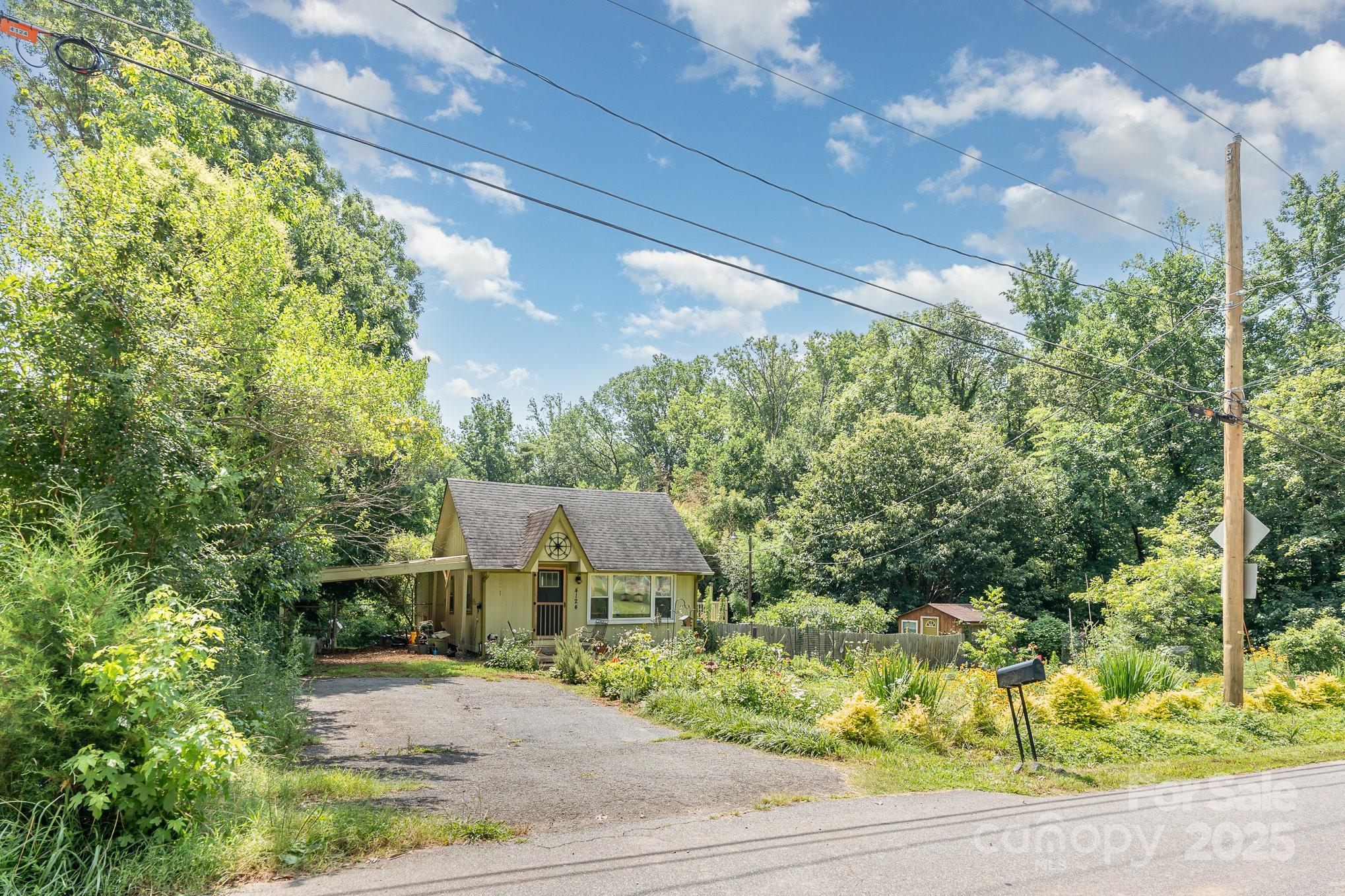 4124 Oakwood Road — Charlotte