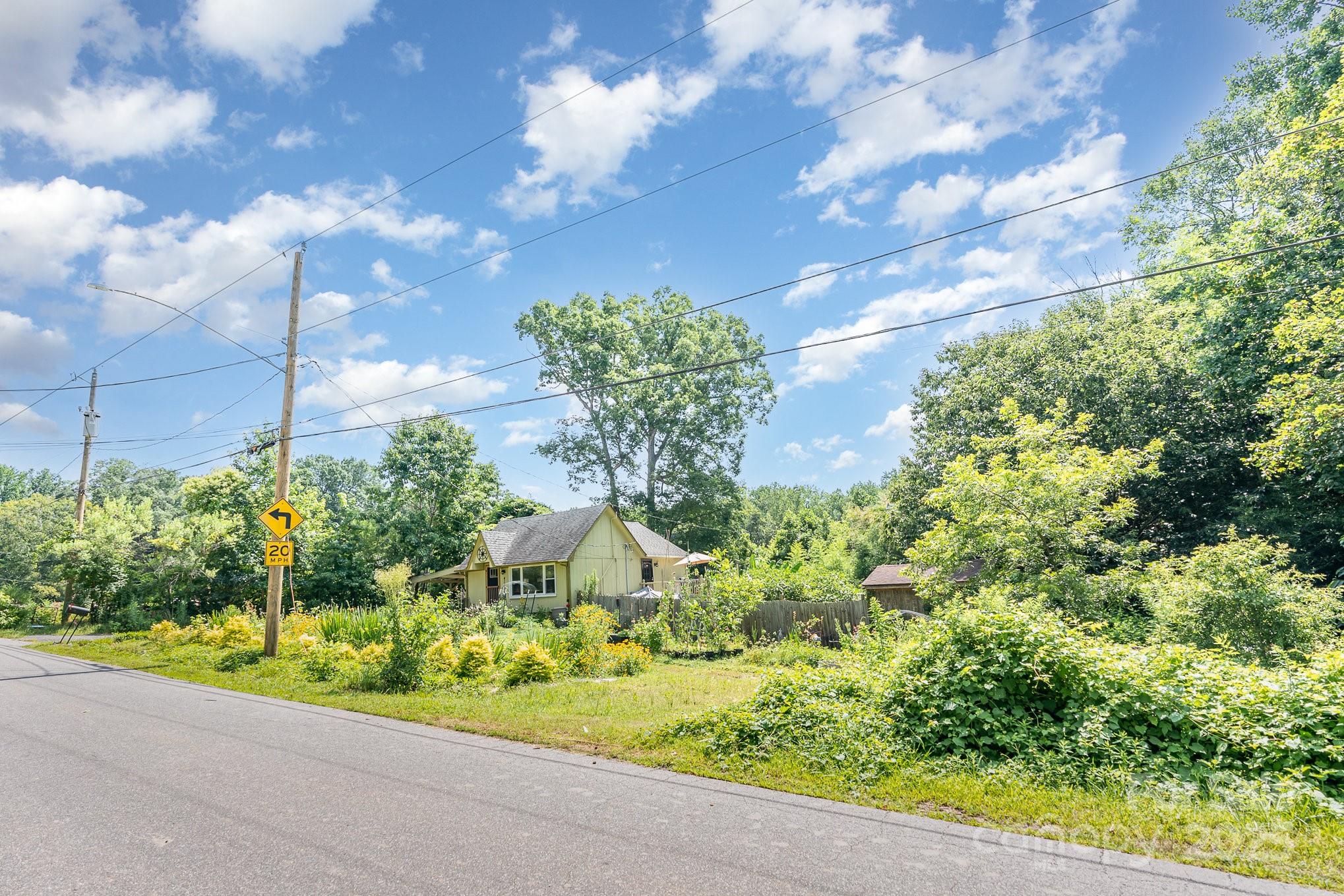 4124 Oakwood Road — Charlotte