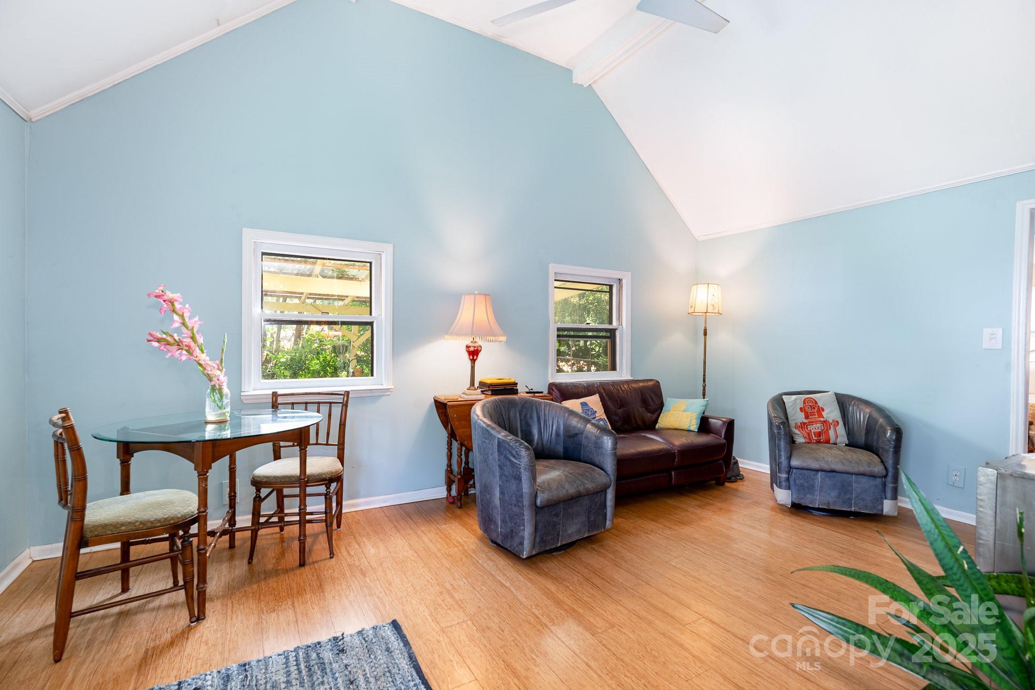 4124 Oakwood Road — Charlotte
