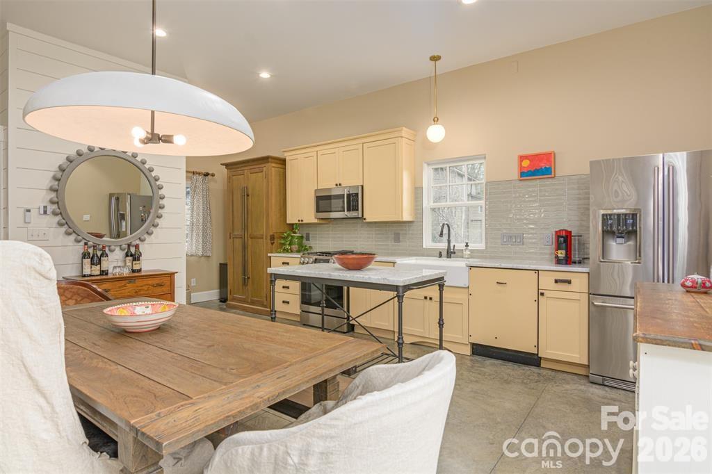 195 Jordan Street — Hendersonville