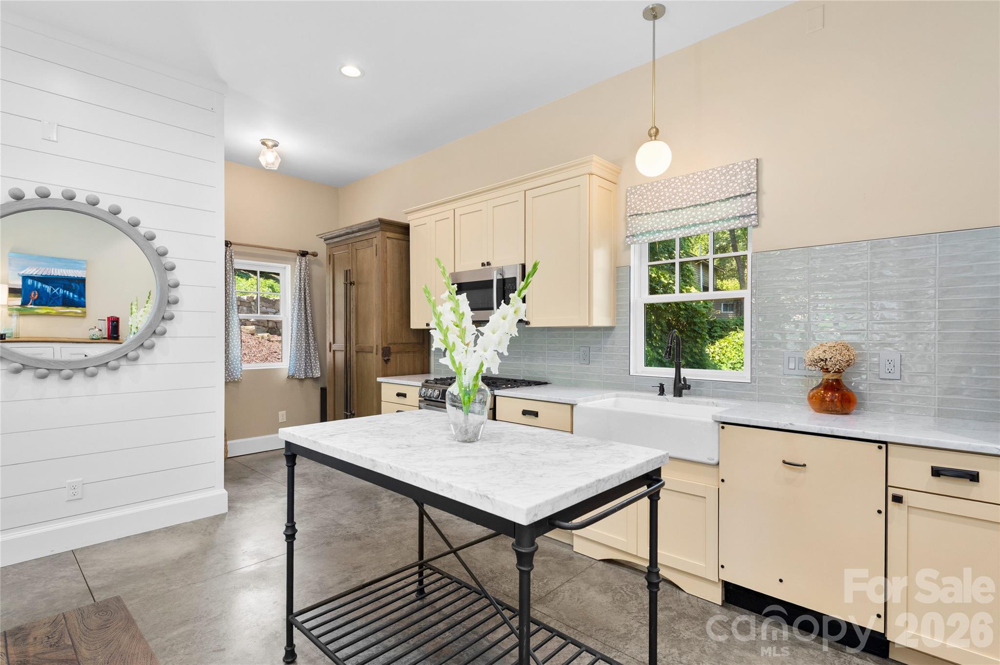 195 Jordan Street — Hendersonville