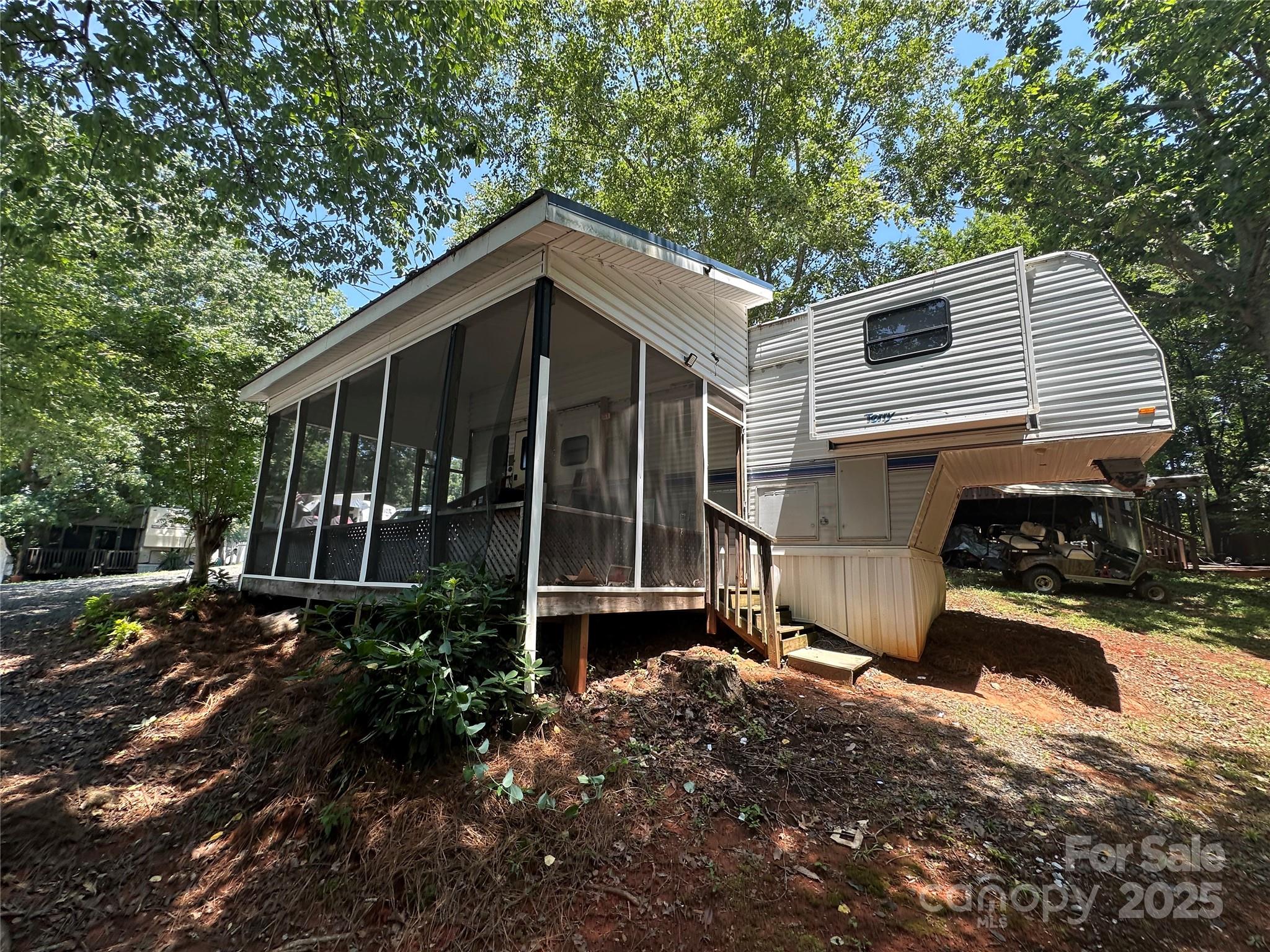 111 Deerfield Drive — New London