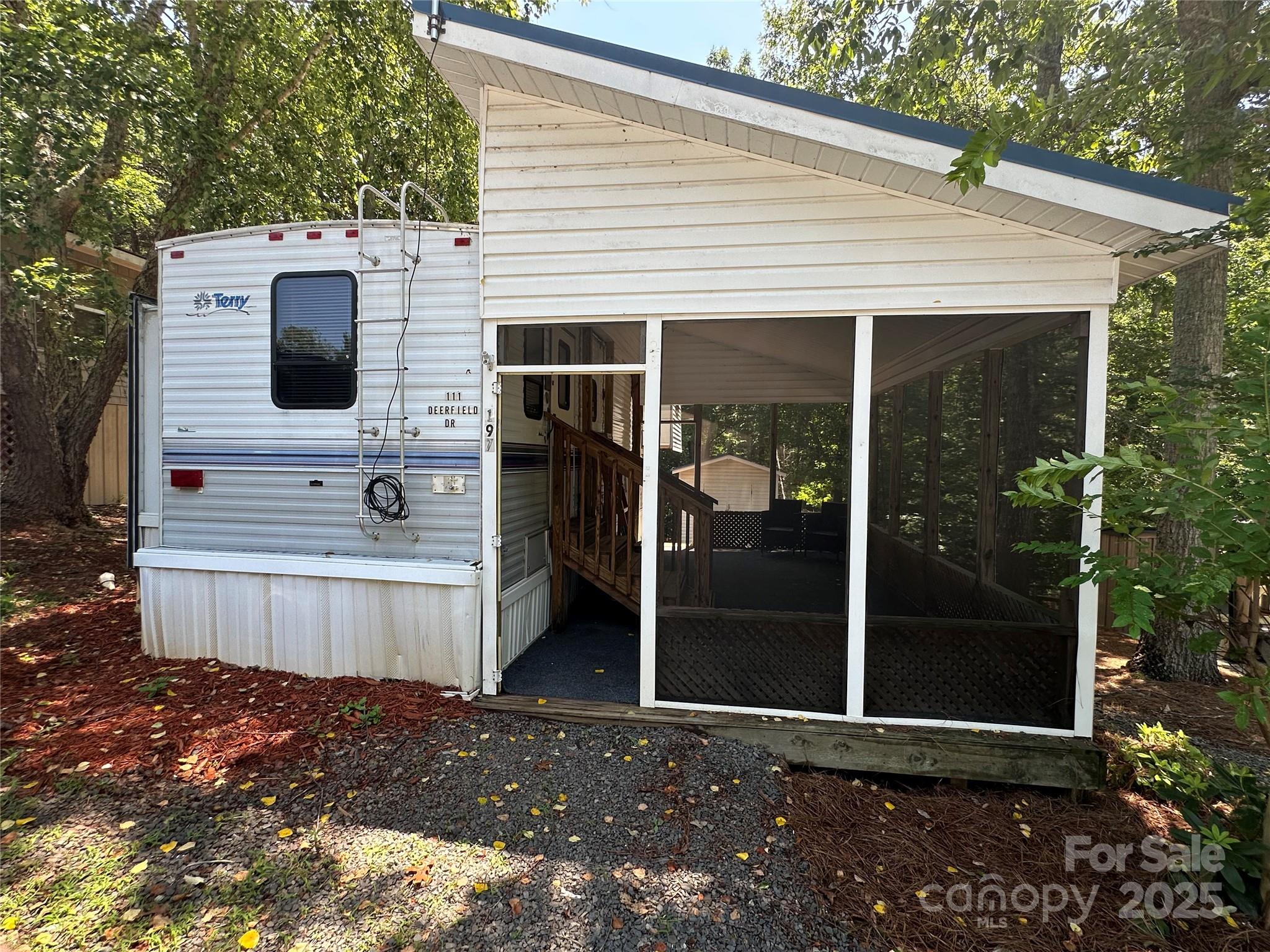 111 Deerfield Drive — New London