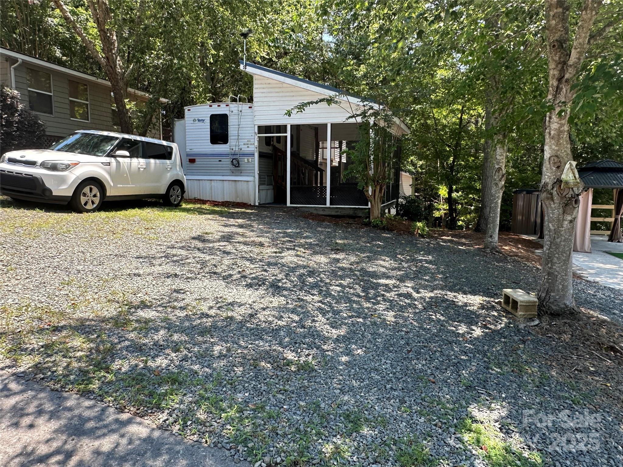 111 Deerfield Drive — New London