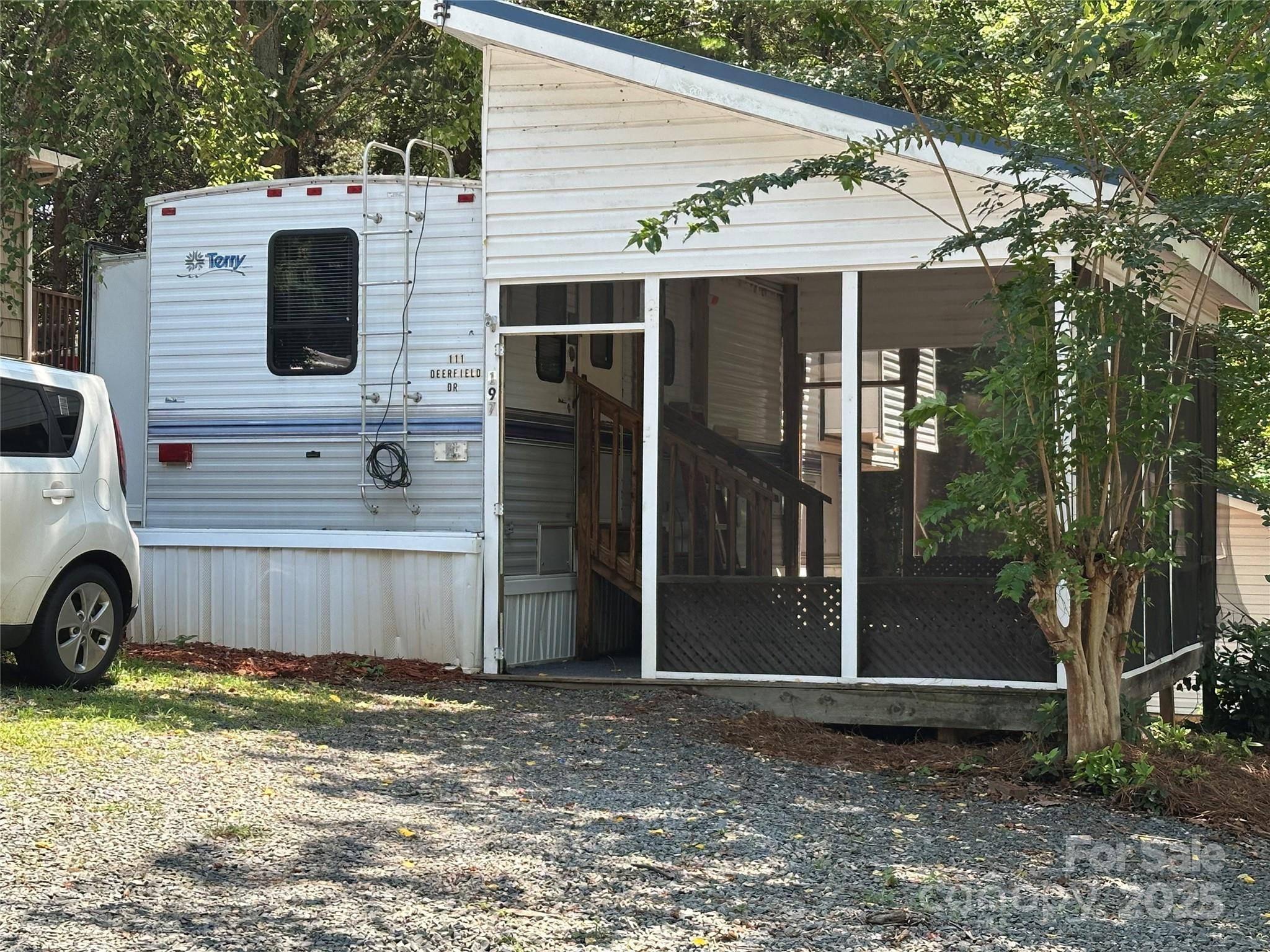 111 Deerfield Drive — New London