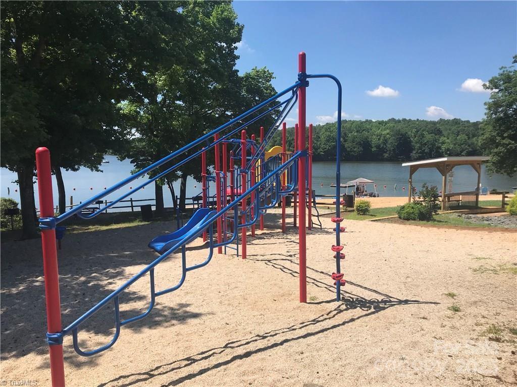 111 Deerfield Drive — New London