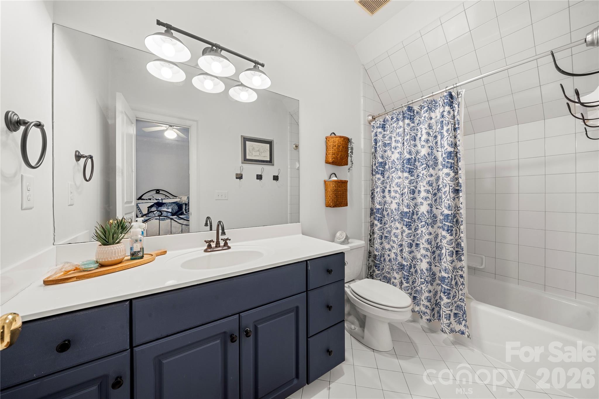 480 Robinson Road — Mooresville