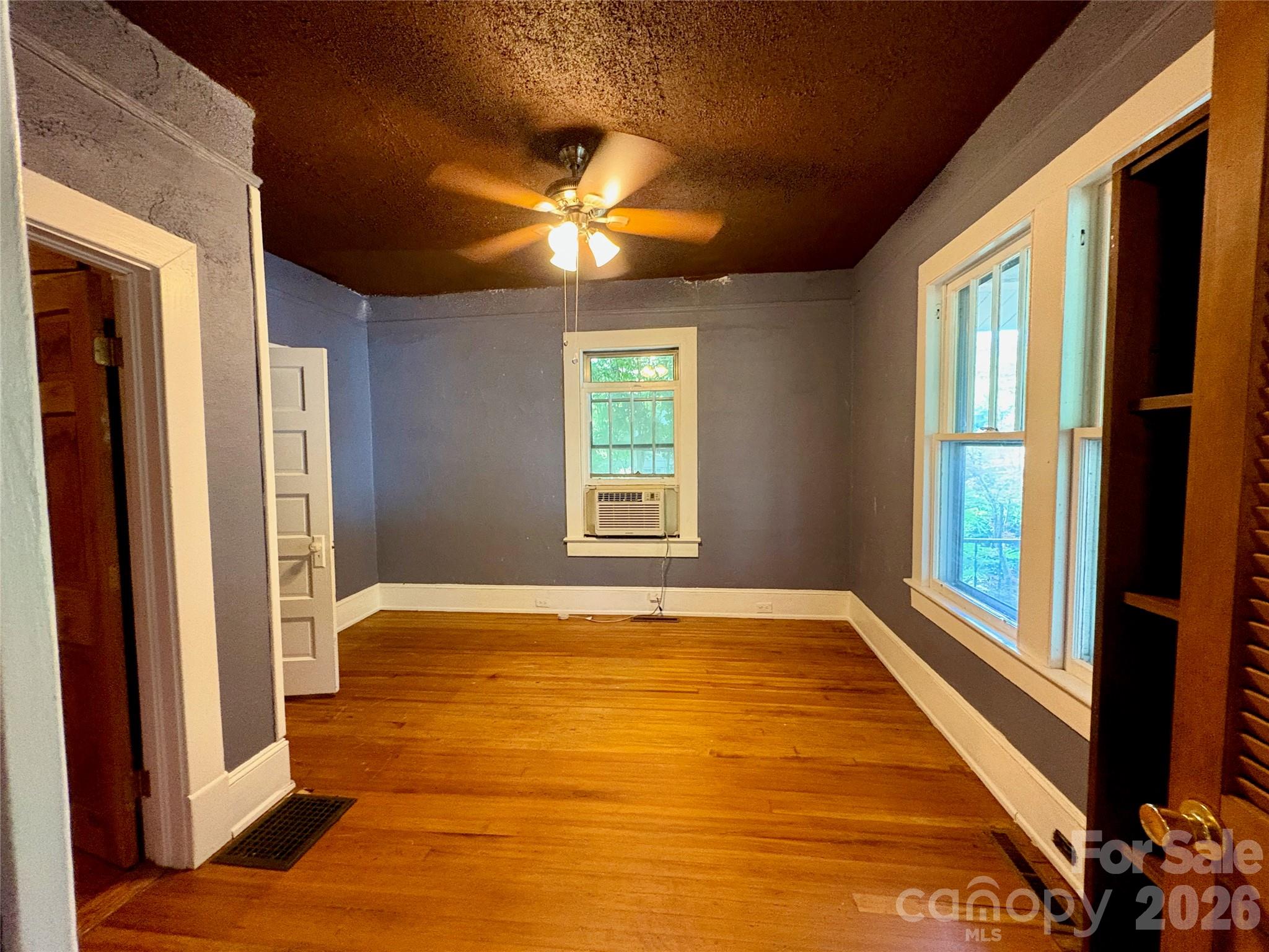 40 Brownwood Avenue — Asheville