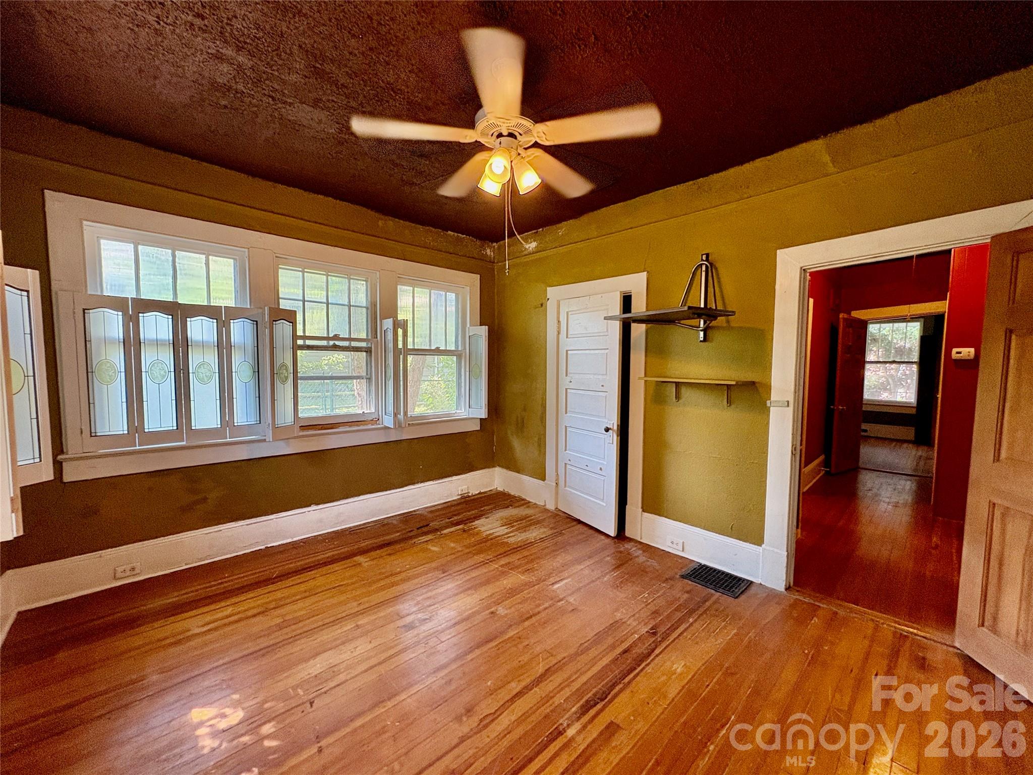 40 Brownwood Avenue — Asheville