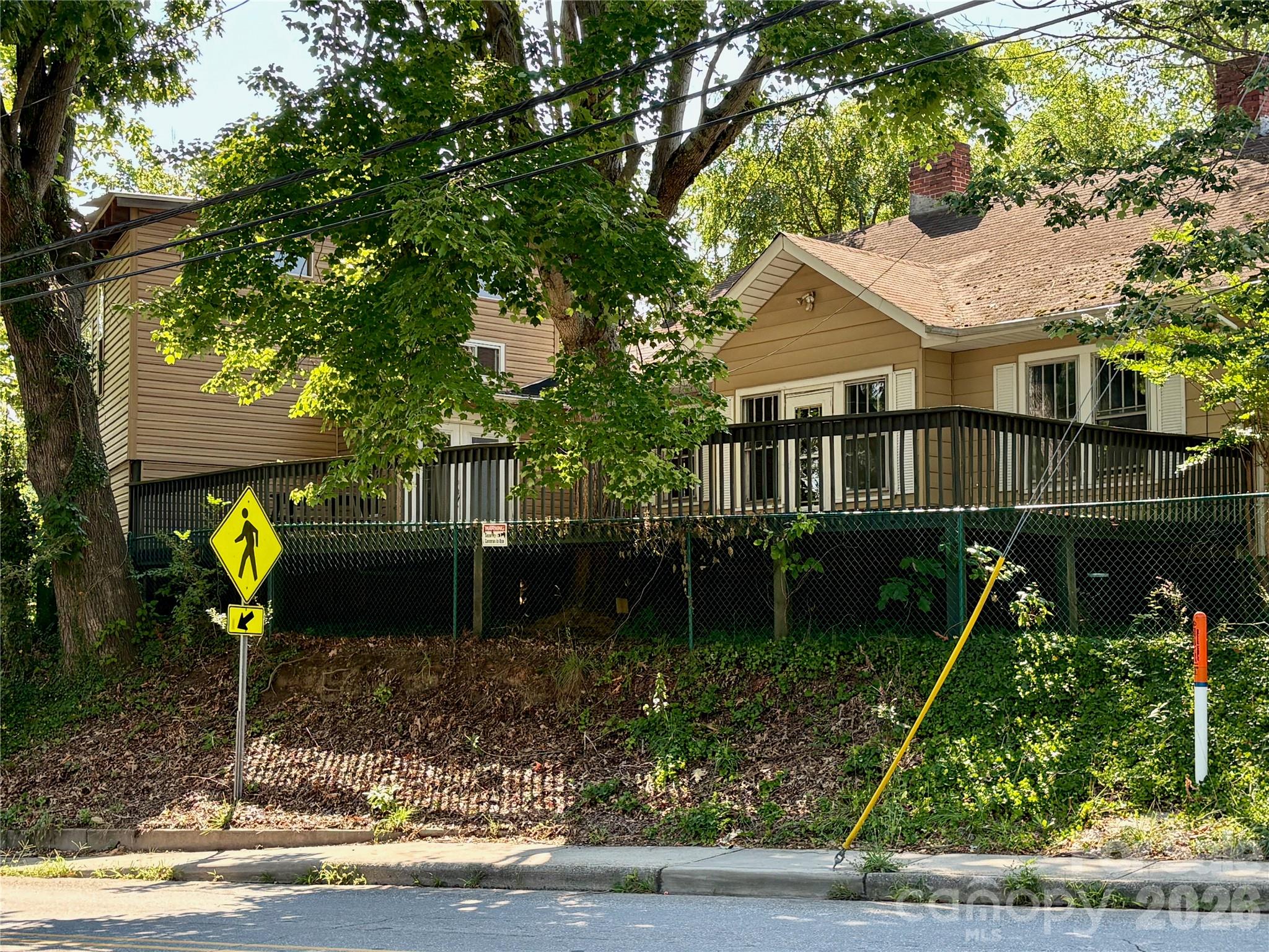 40 Brownwood Avenue — Asheville