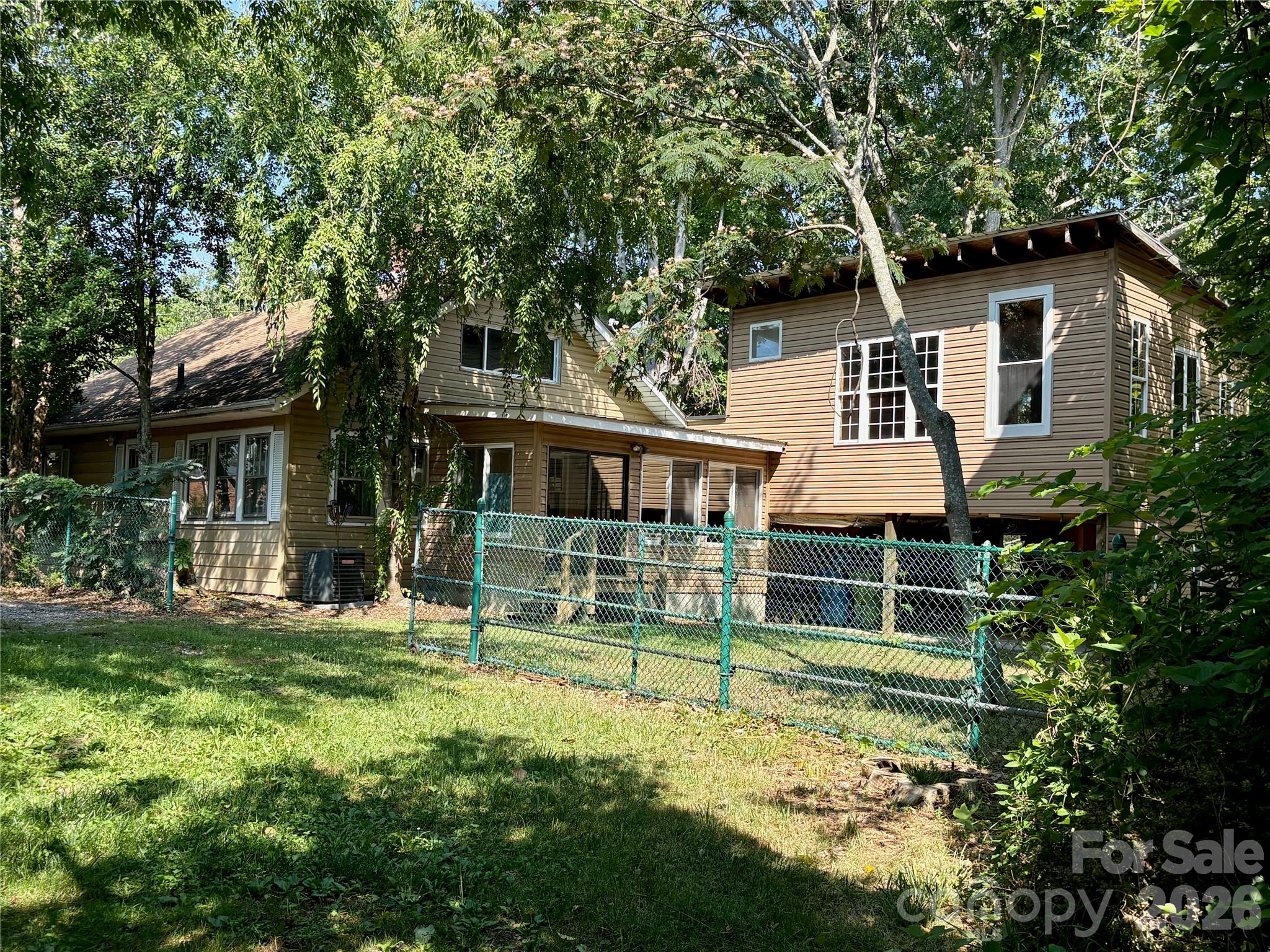 40 Brownwood Avenue — Asheville