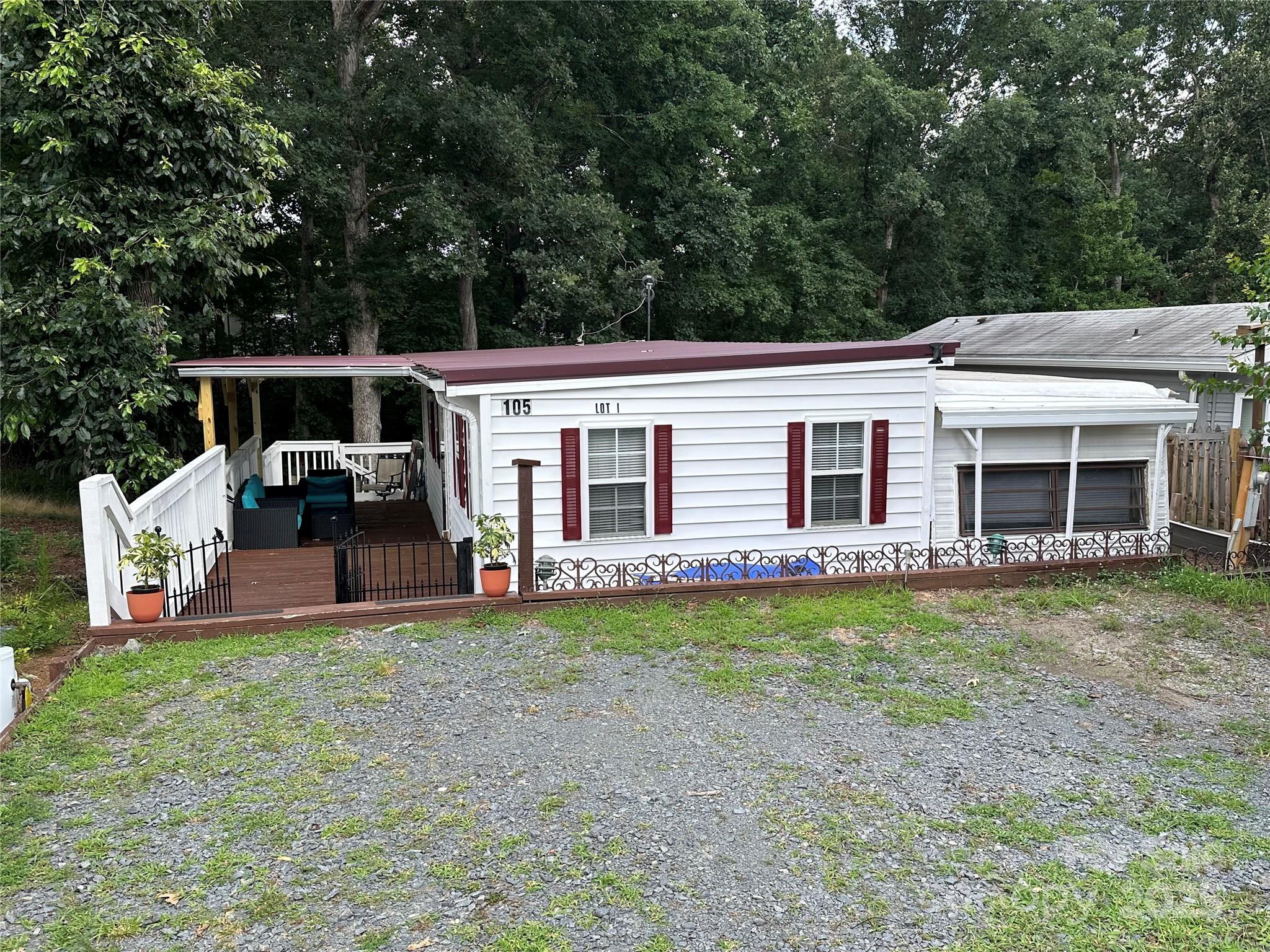105 Marina Lane — New London