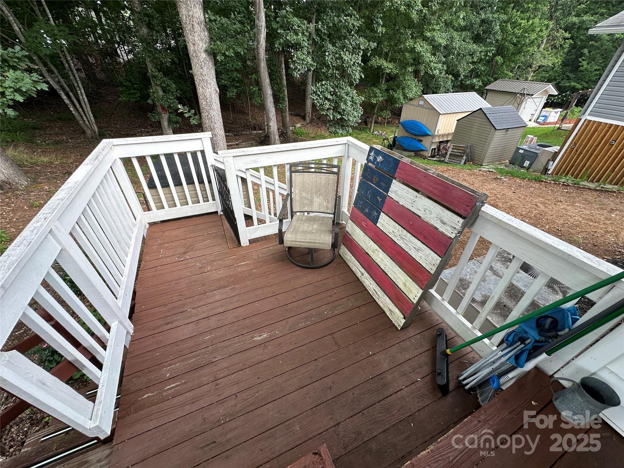 105 Marina Lane — New London