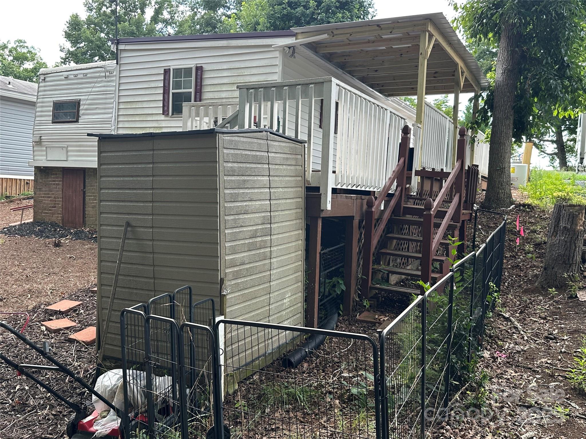 105 Marina Lane — New London