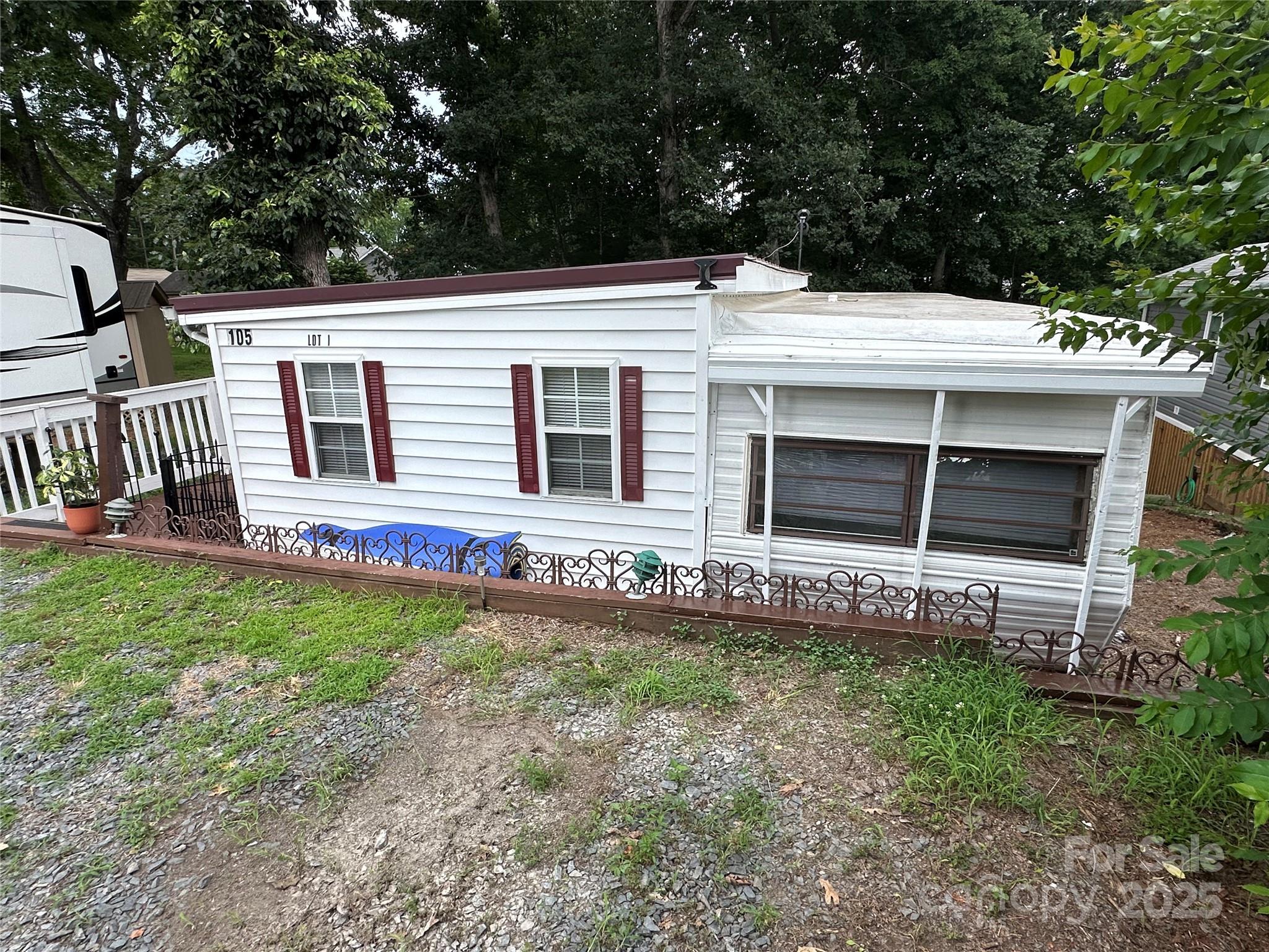 105 Marina Lane — New London