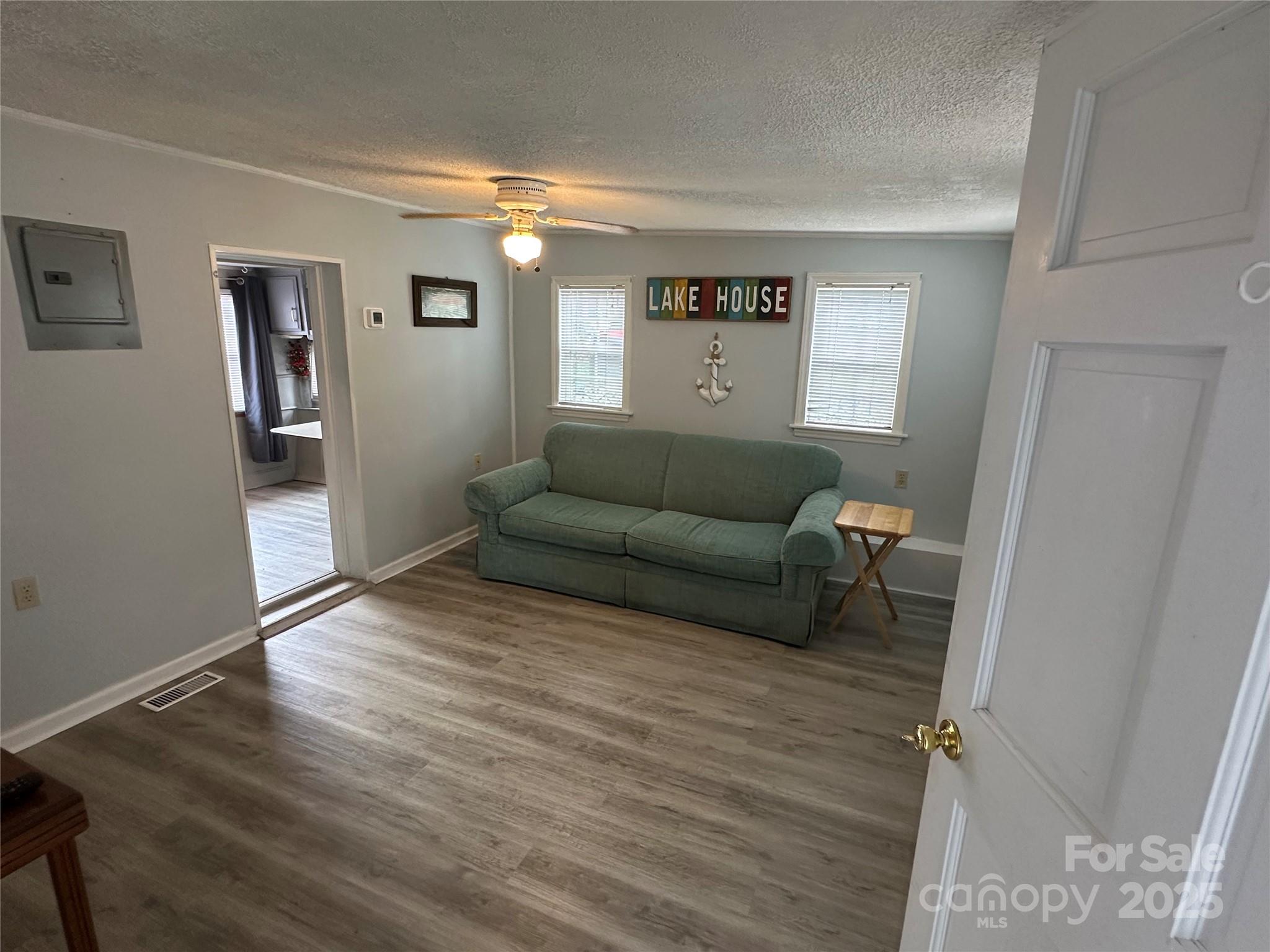 105 Marina Lane — New London