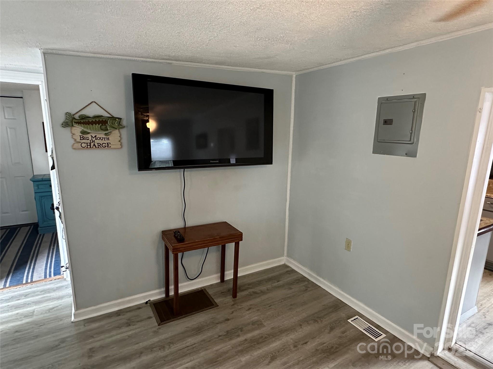 105 Marina Lane — New London