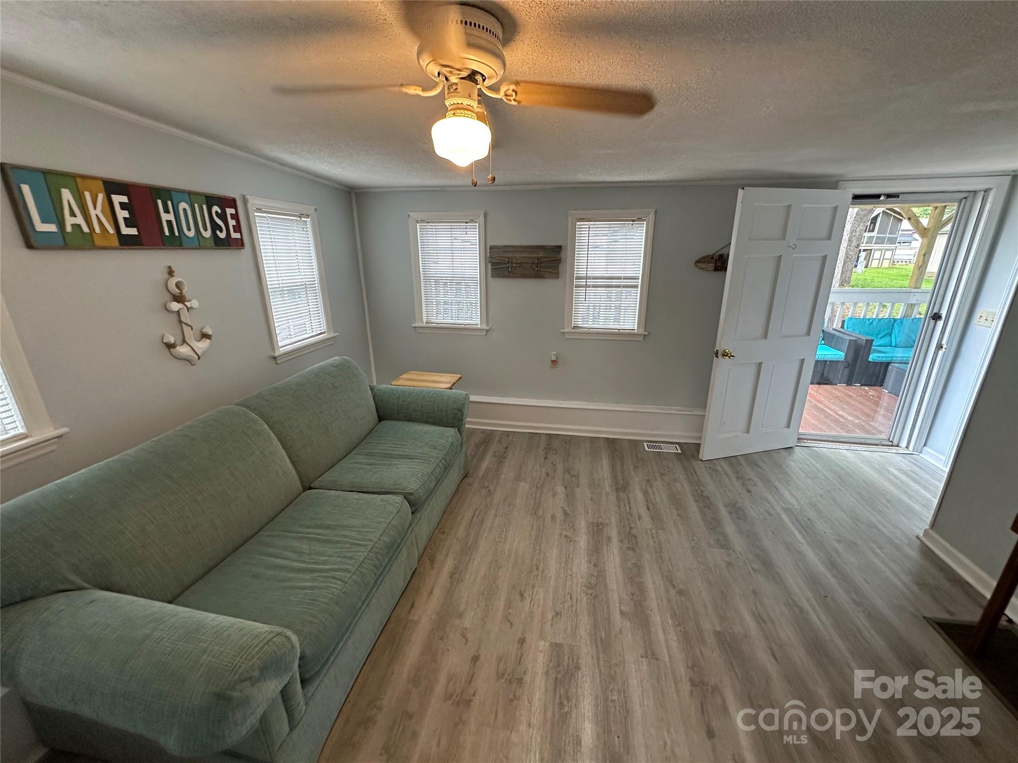 105 Marina Lane — New London