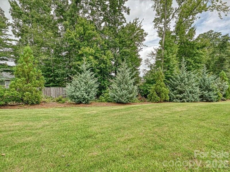 2034 Laney Pond Road — Matthews
