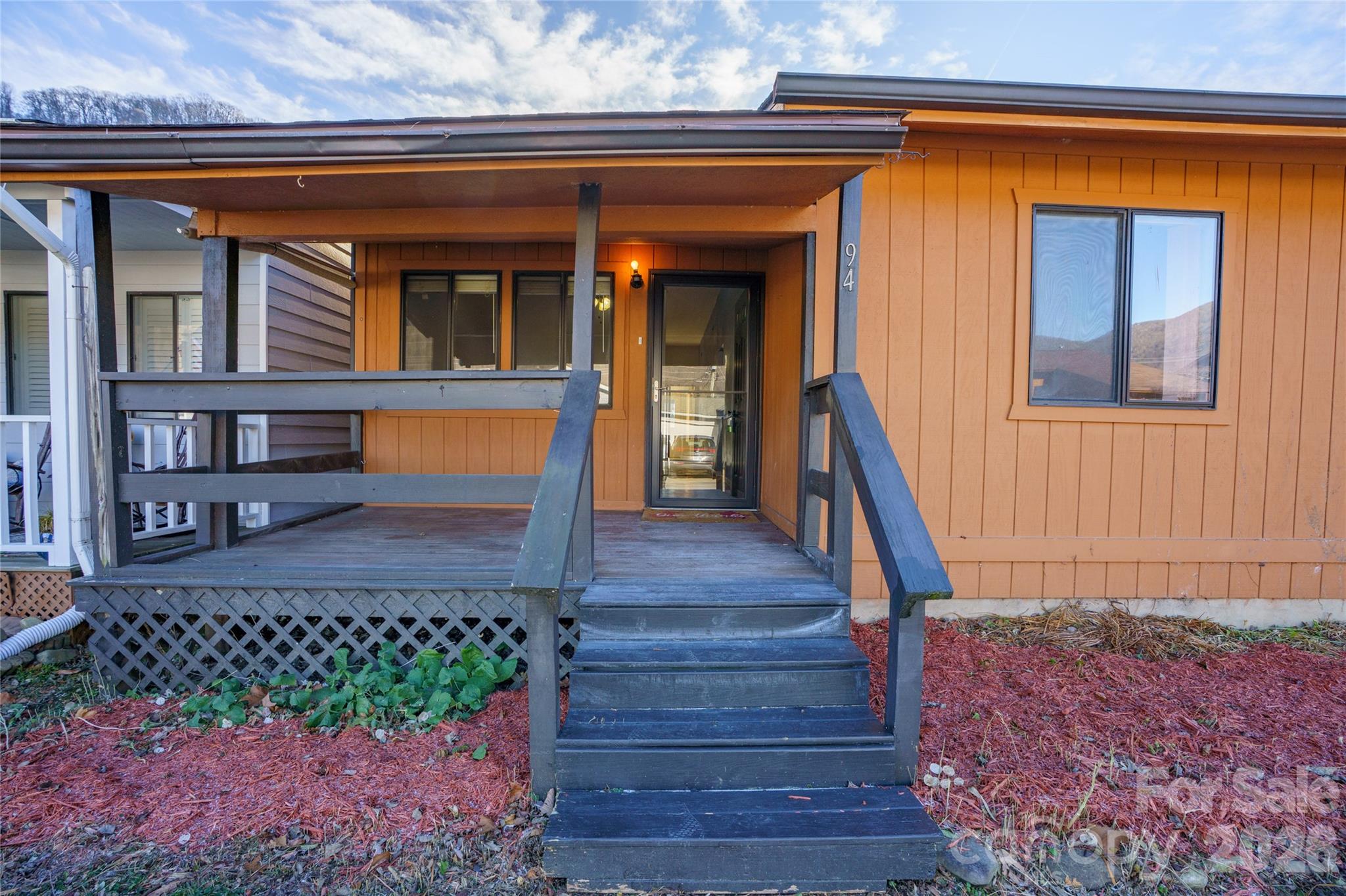 94 Market Street — Maggie Valley