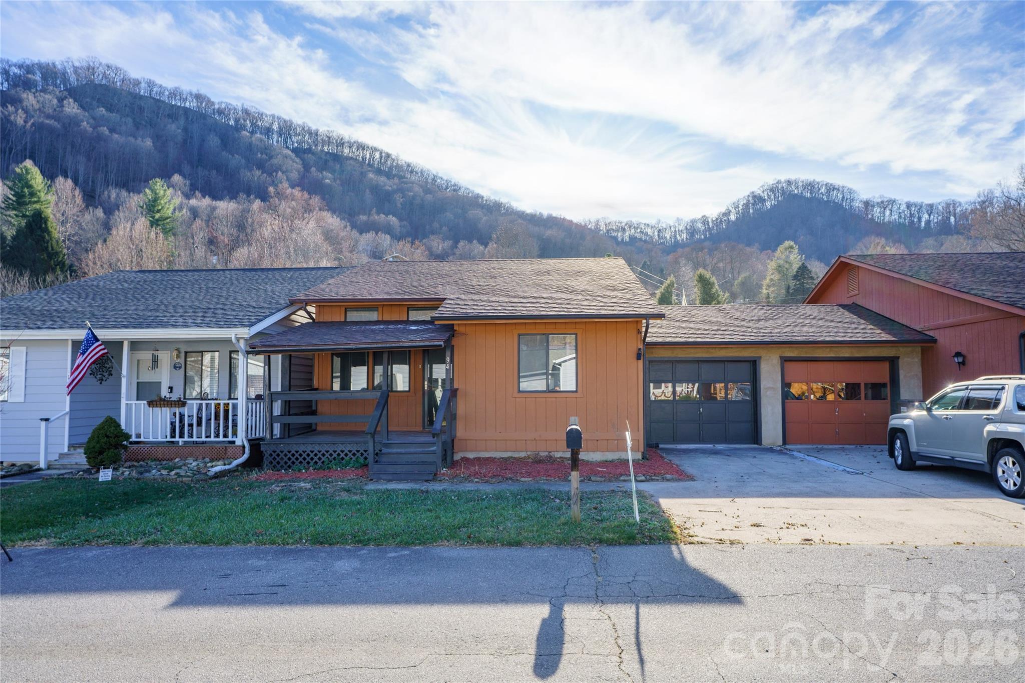 94 Market Street — Maggie Valley