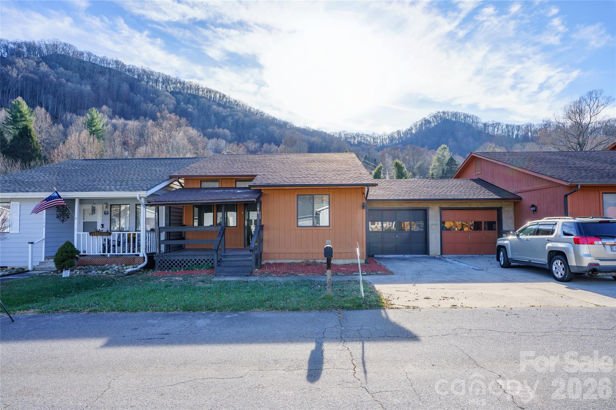 94 Market Street — Maggie Valley