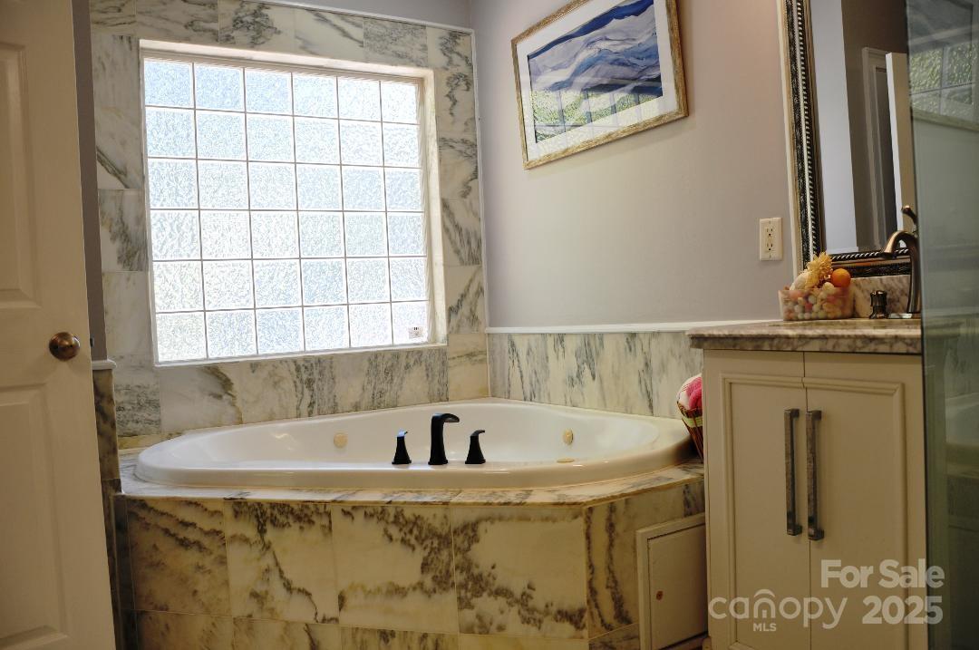 3645 Lake Bluff Drive — Sherrills Ford