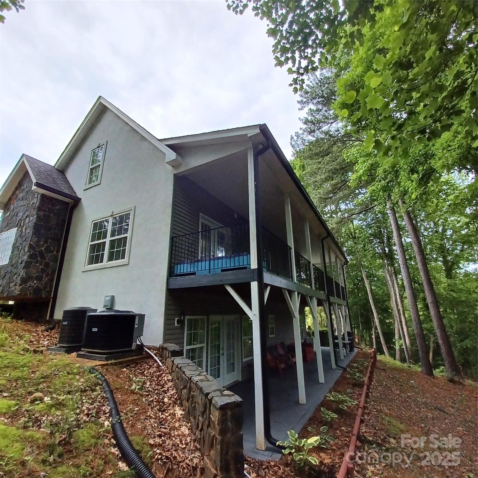3645 Lake Bluff Drive — Sherrills Ford