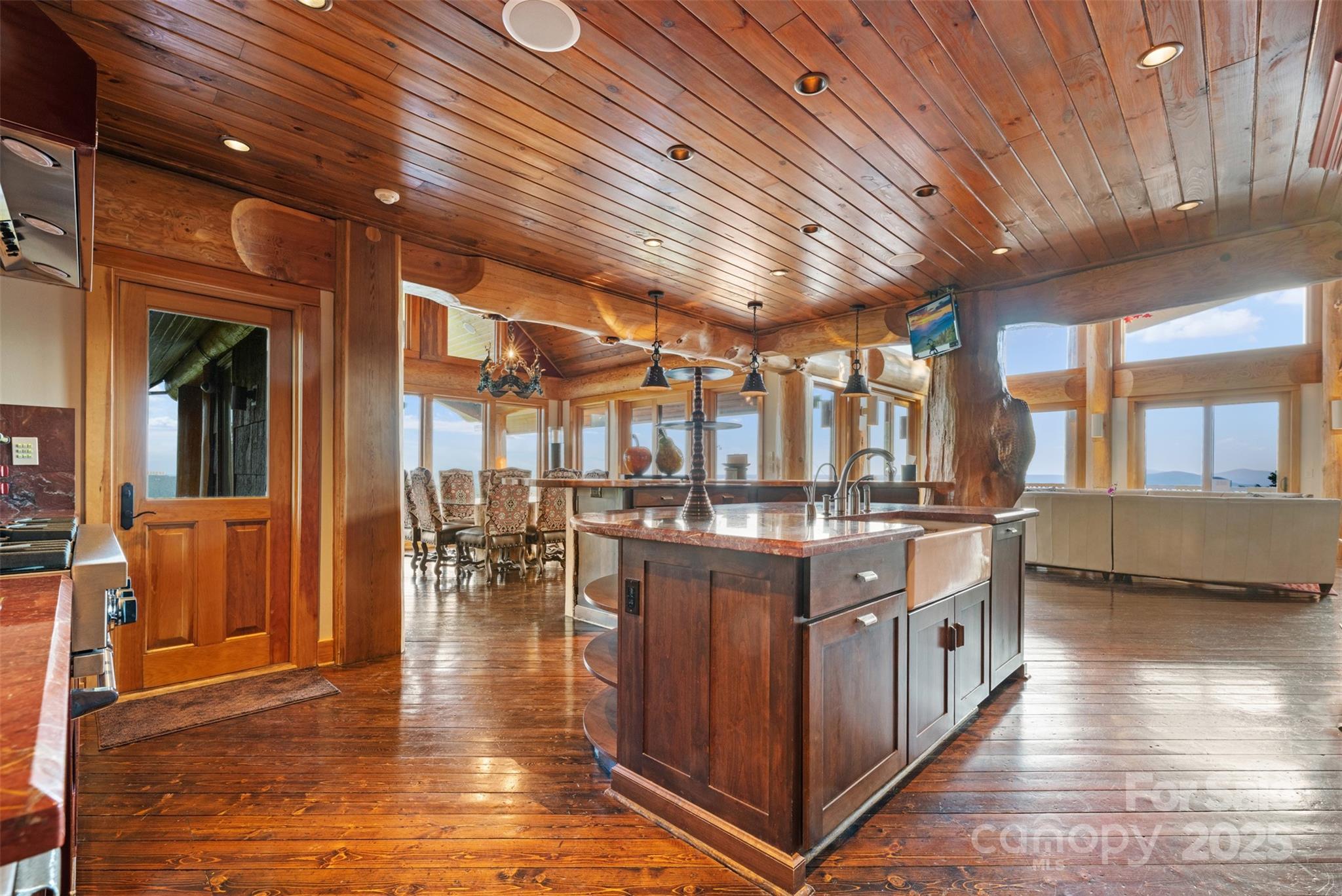 2910 Eagles Nest Trail — Banner Elk
