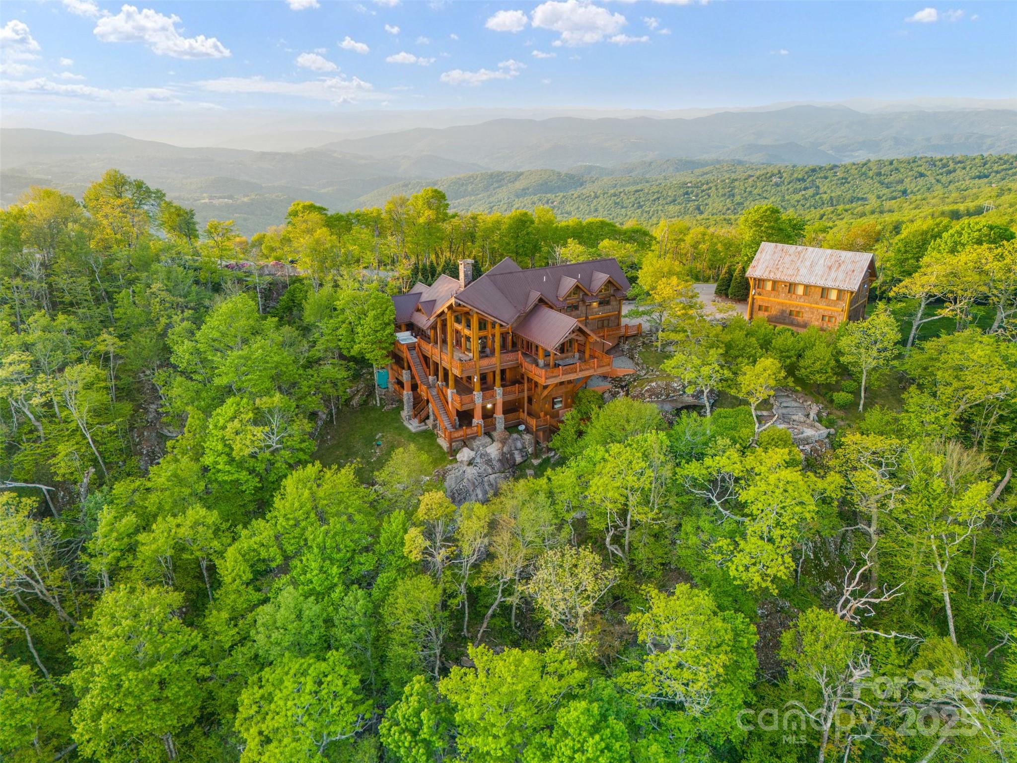 2910 Eagles Nest Trail — Banner Elk