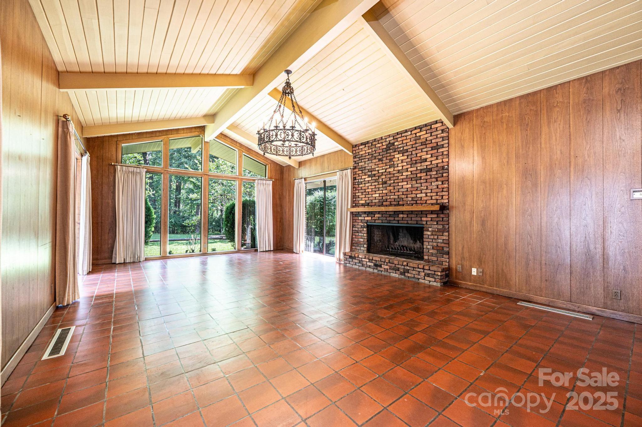 153 Hillhaven Place SE — Lenoir