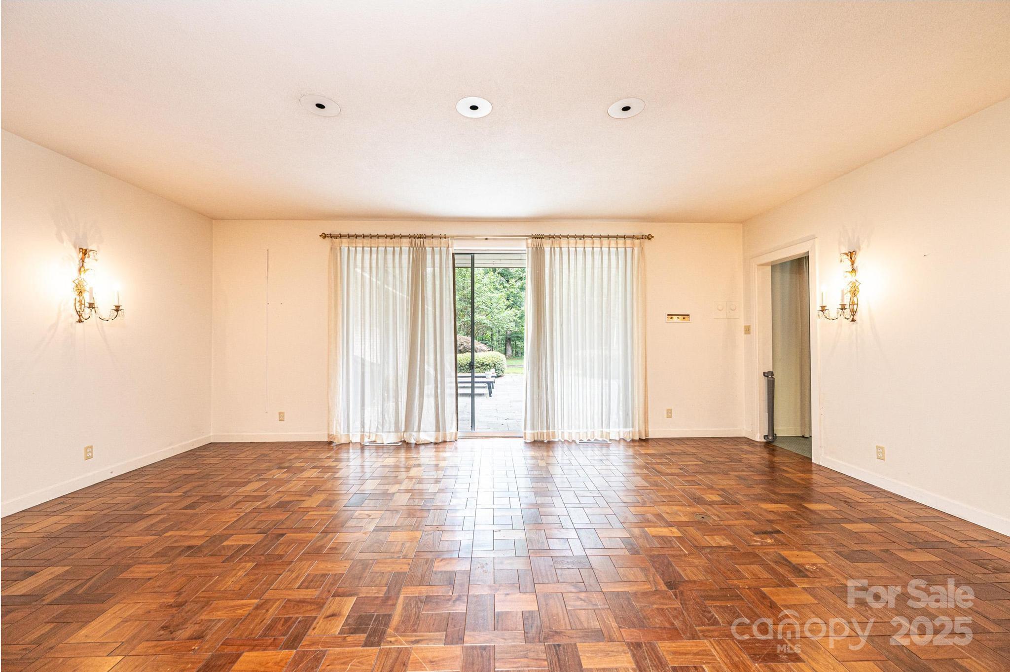 153 Hillhaven Place SE — Lenoir