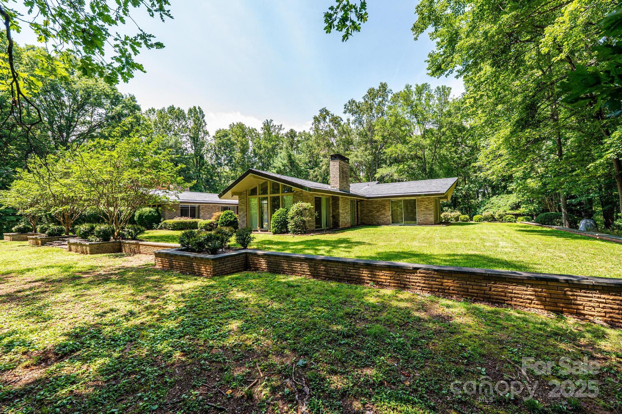 153 Hillhaven Place SE — Lenoir