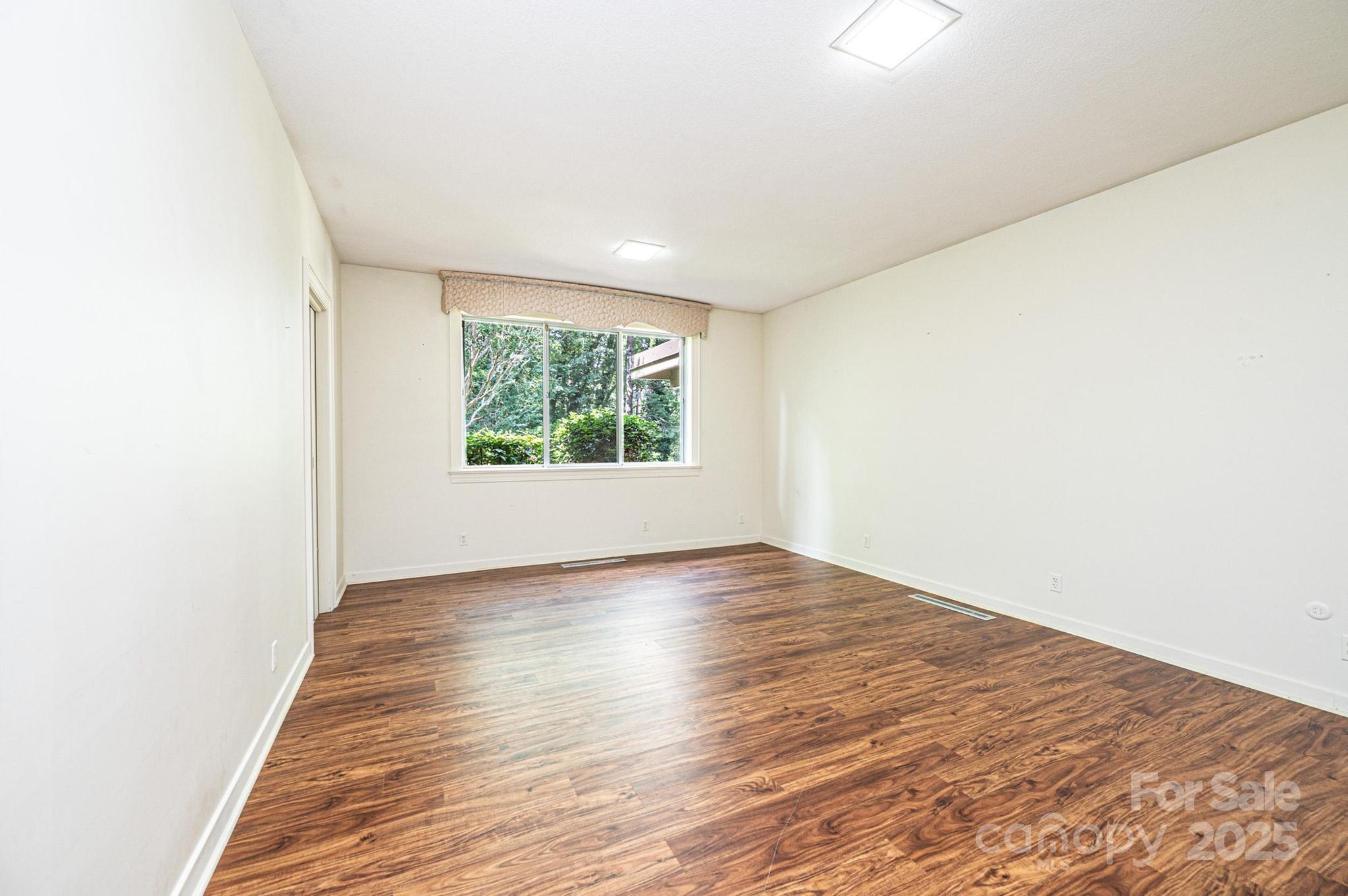153 Hillhaven Place SE — Lenoir