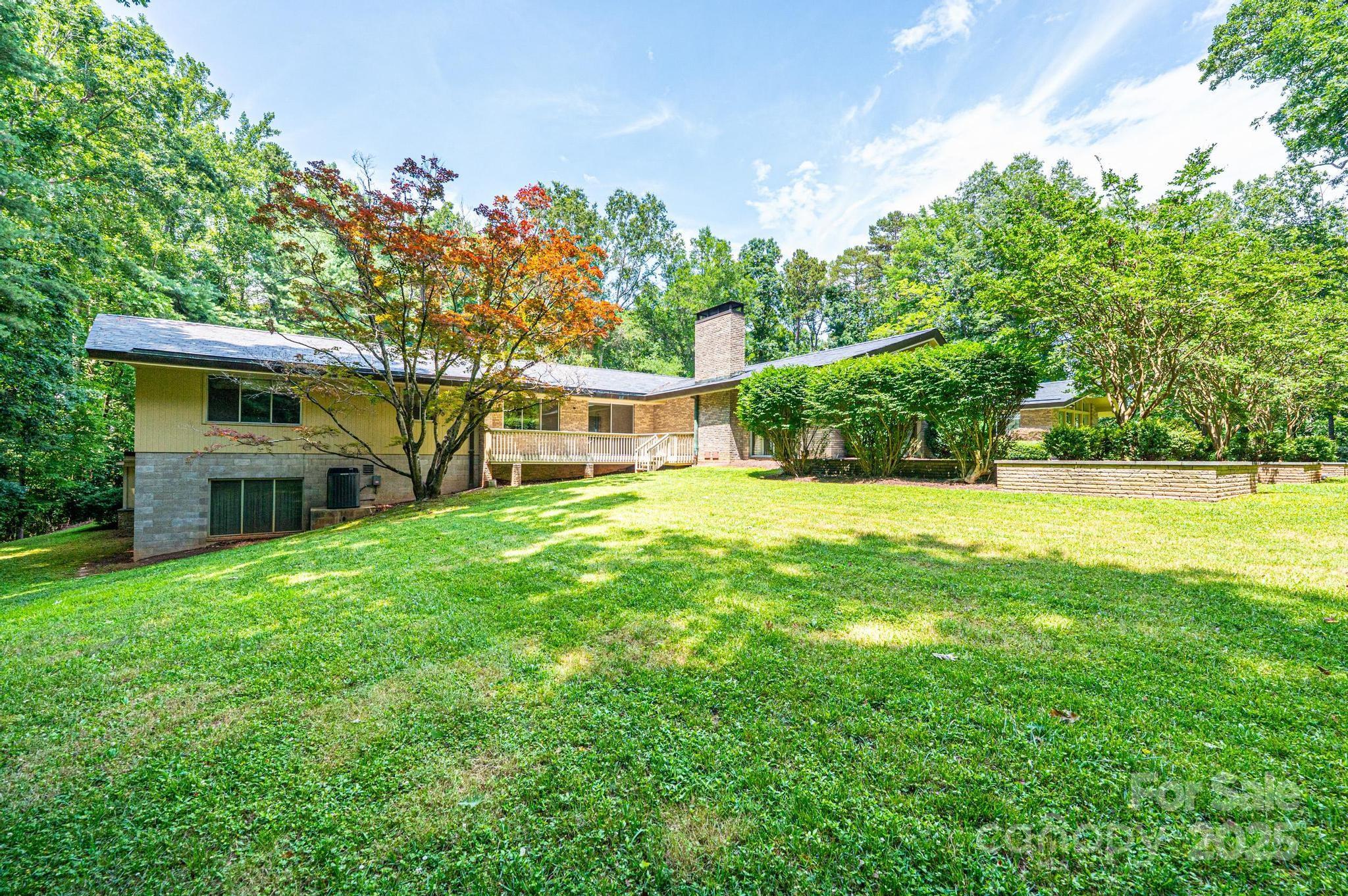 153 Hillhaven Place SE — Lenoir