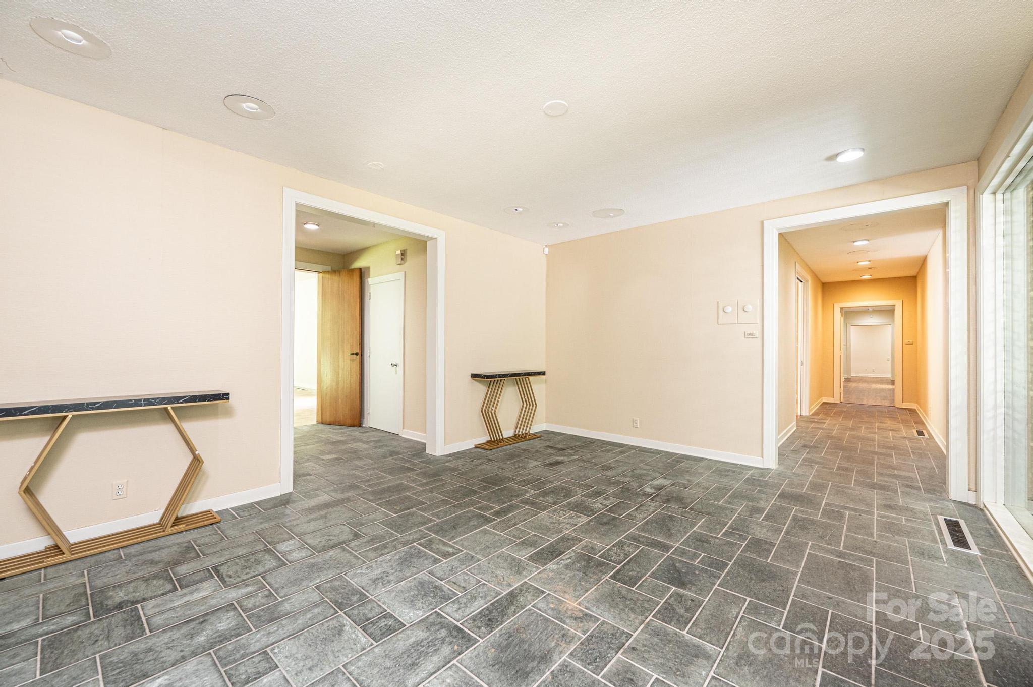 153 Hillhaven Place SE — Lenoir